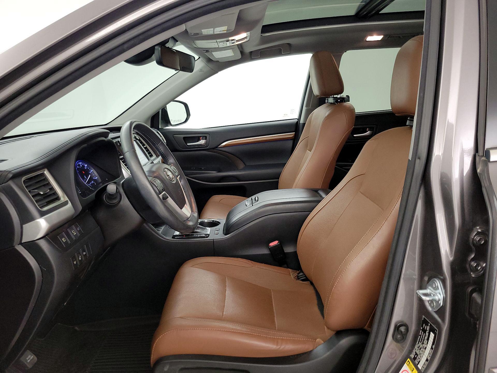Thumbnail: 2017 Toyota Highlander - 11