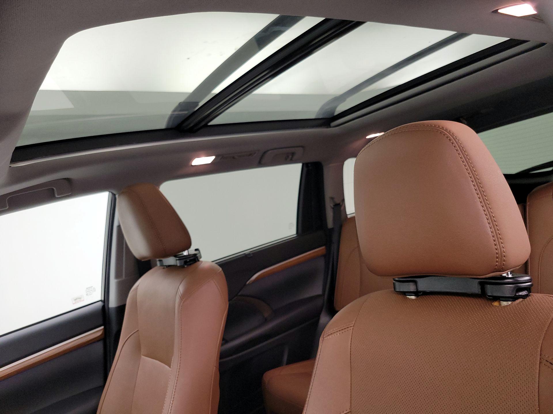 Thumbnail: 2017 Toyota Highlander - 19