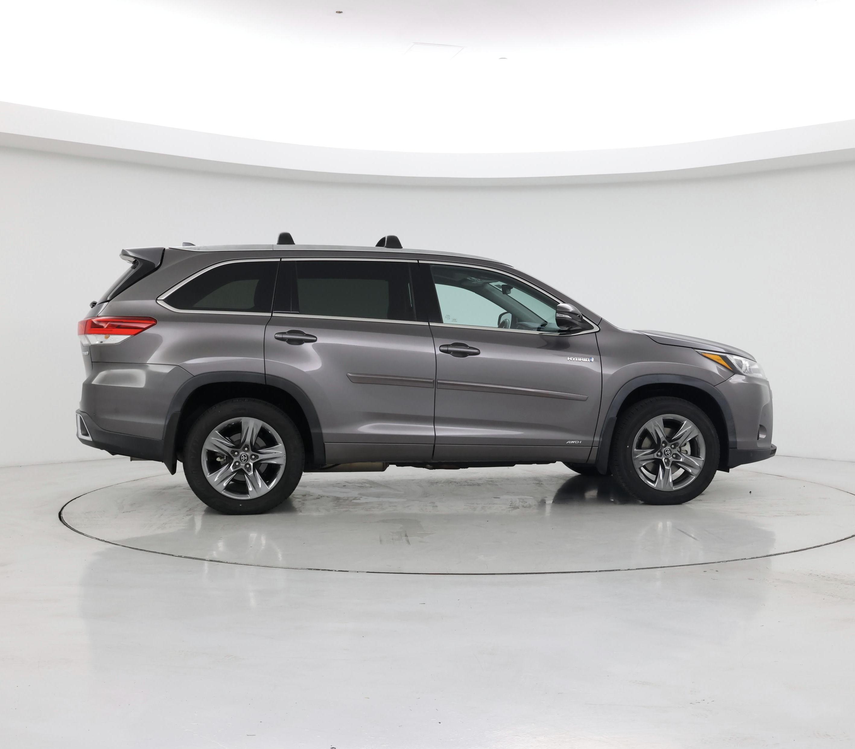 Thumbnail: 2017 Toyota Highlander - 7