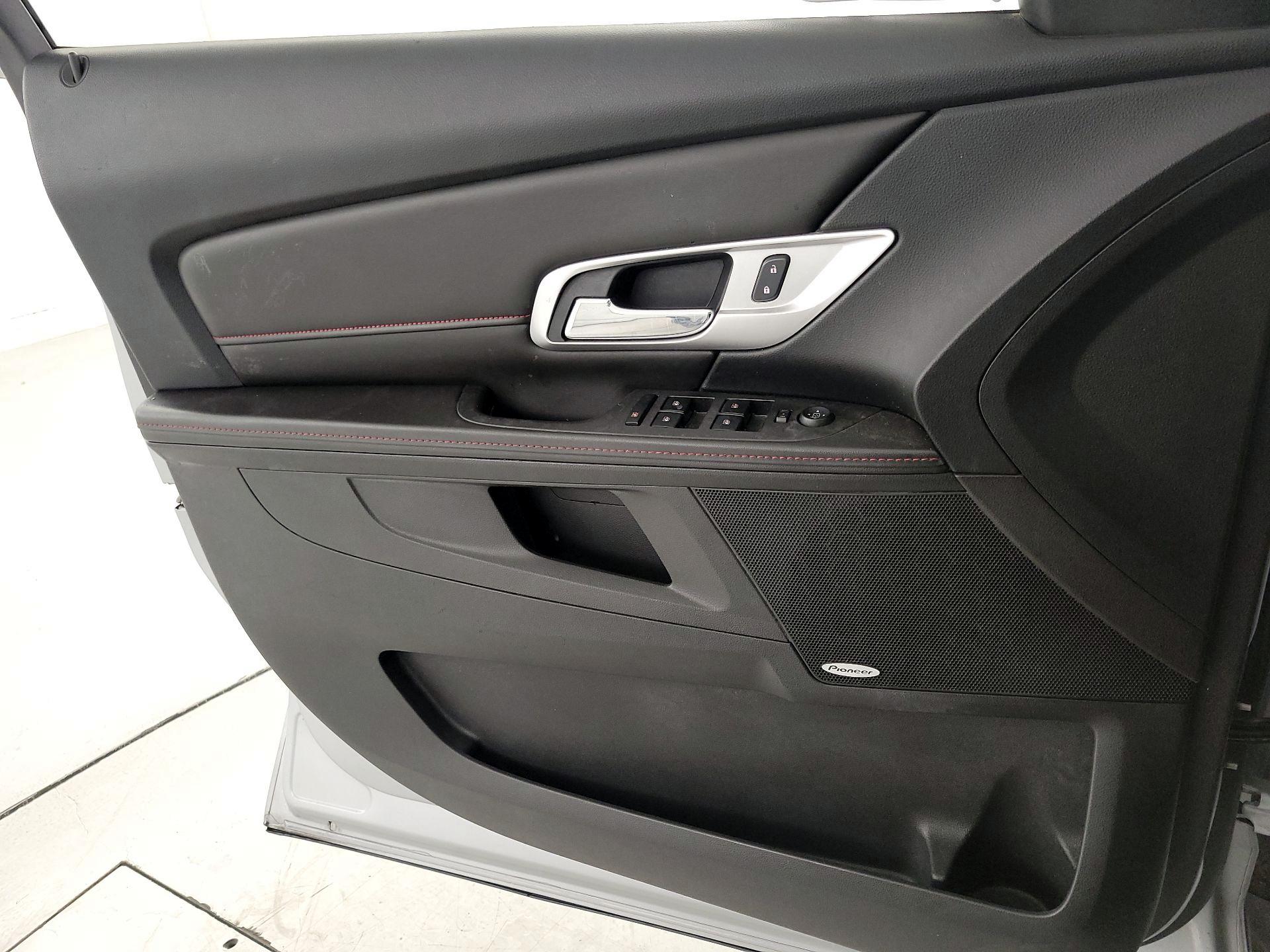 Thumbnail: 2015 GMC Terrain - 12
