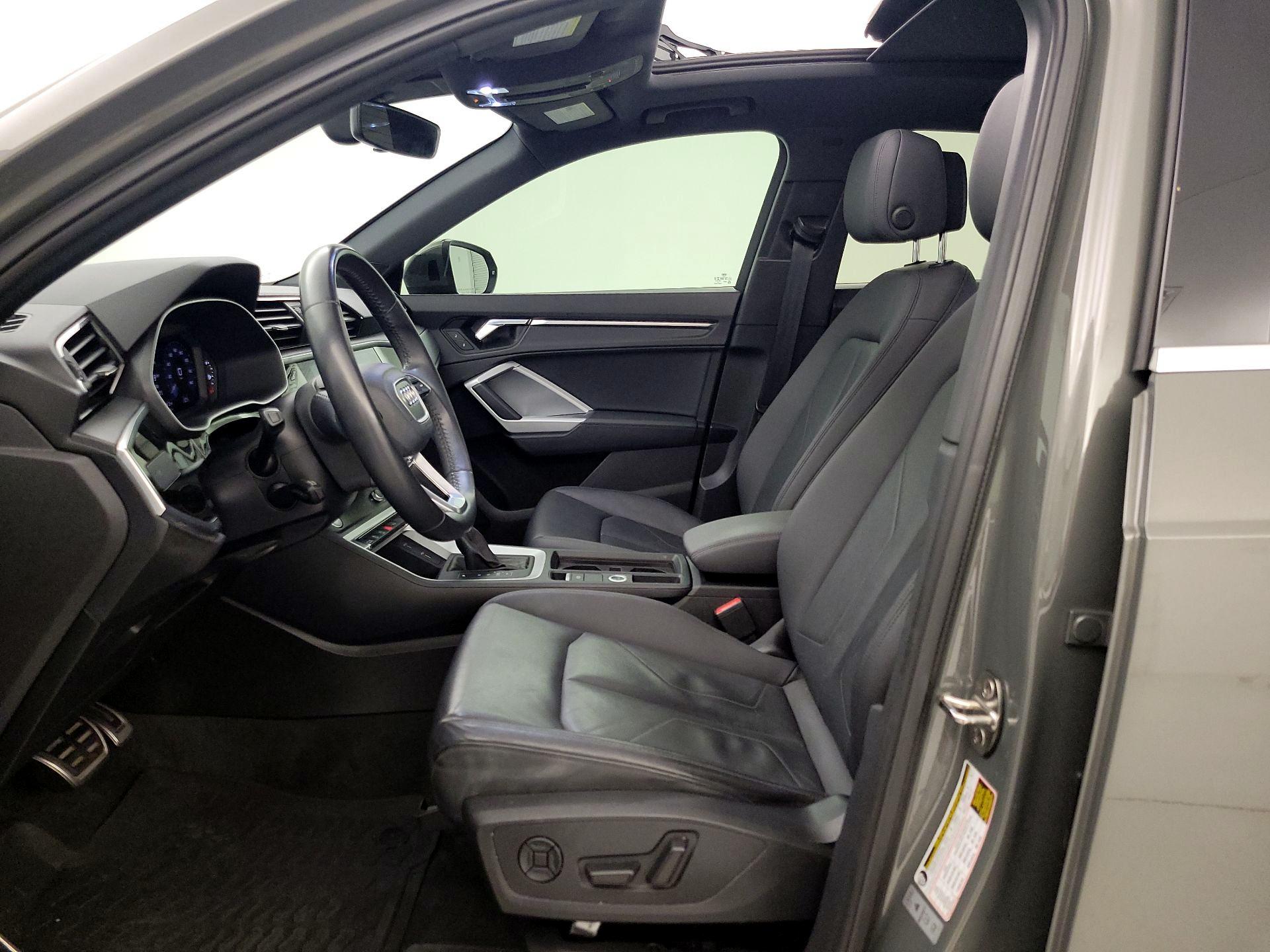 Thumbnail: 2020 Audi Q3 - 11
