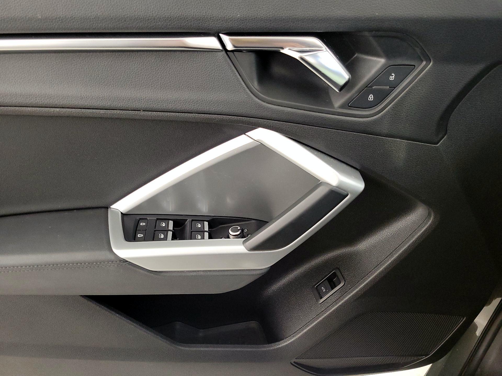 Thumbnail: 2020 Audi Q3 - 12