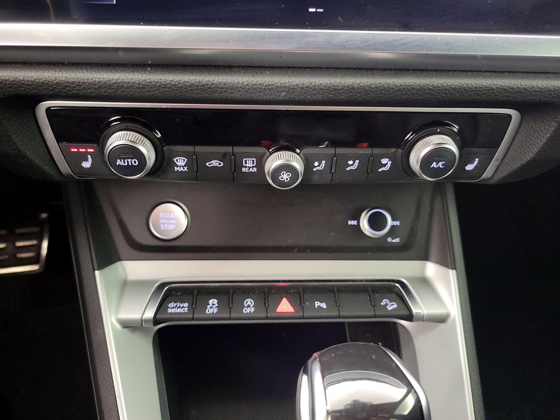 Thumbnail: 2020 Audi Q3 - 16