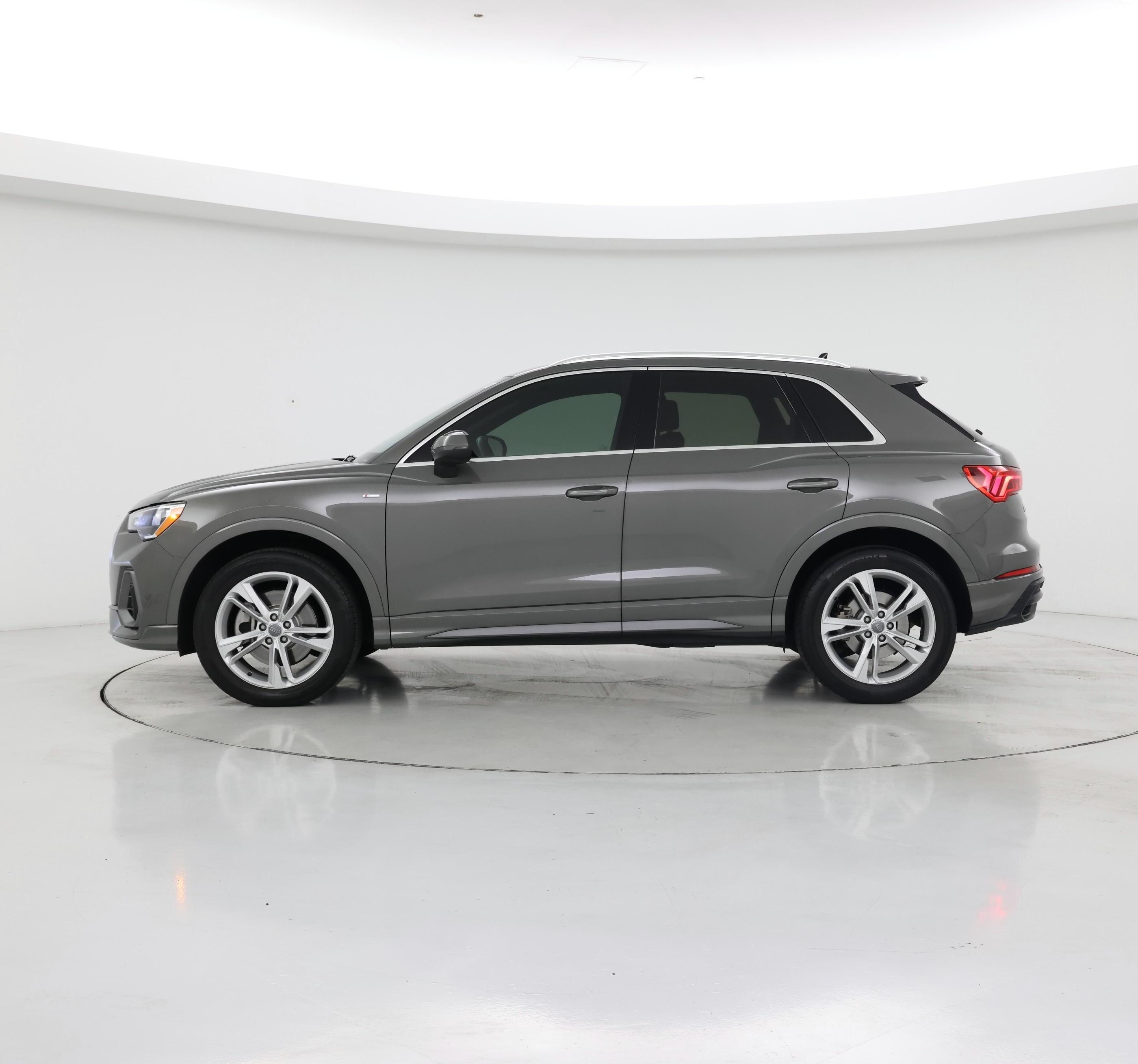Thumbnail: 2020 Audi Q3 - 3