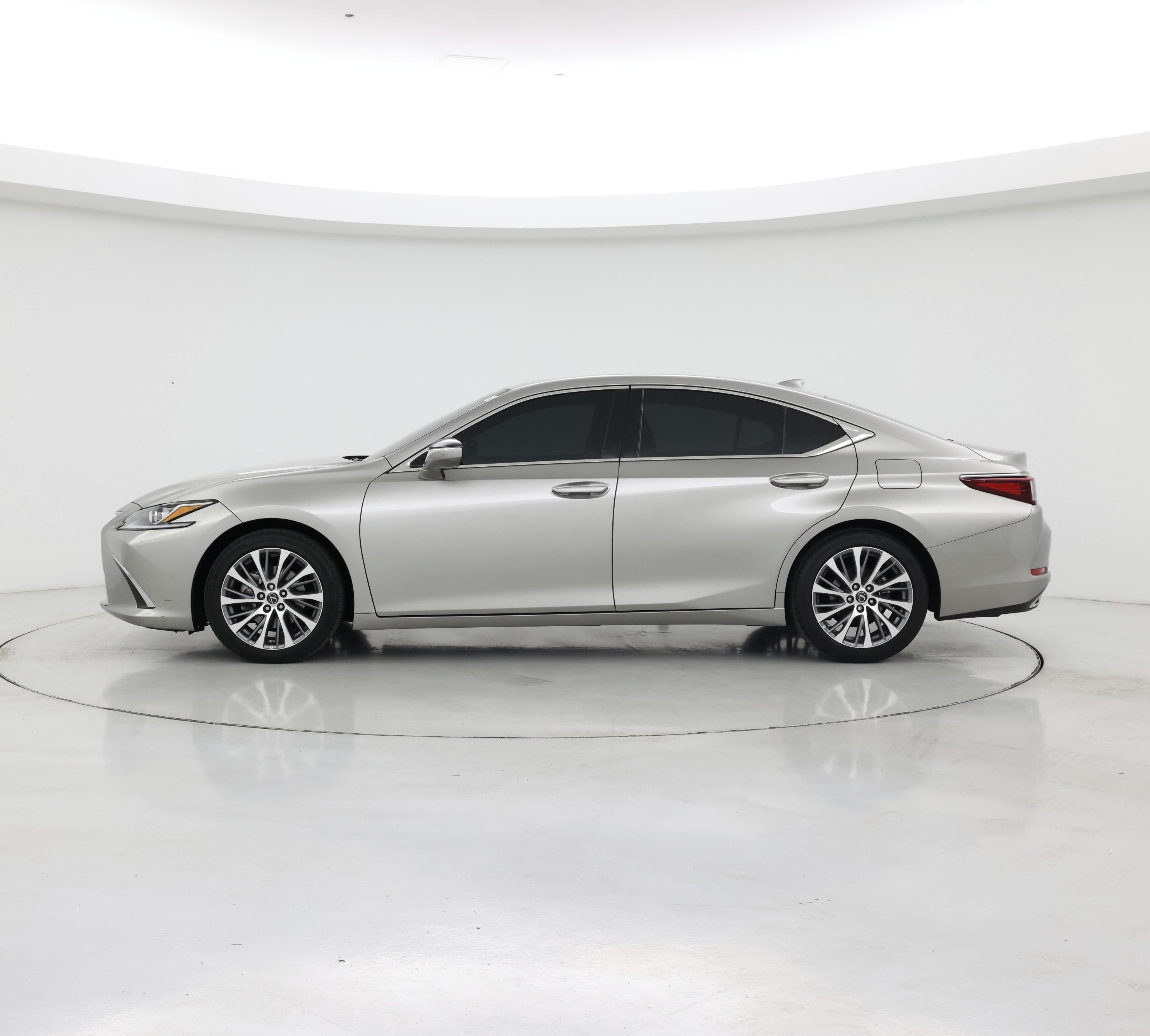 Thumbnail: 2021 Lexus ES - 3