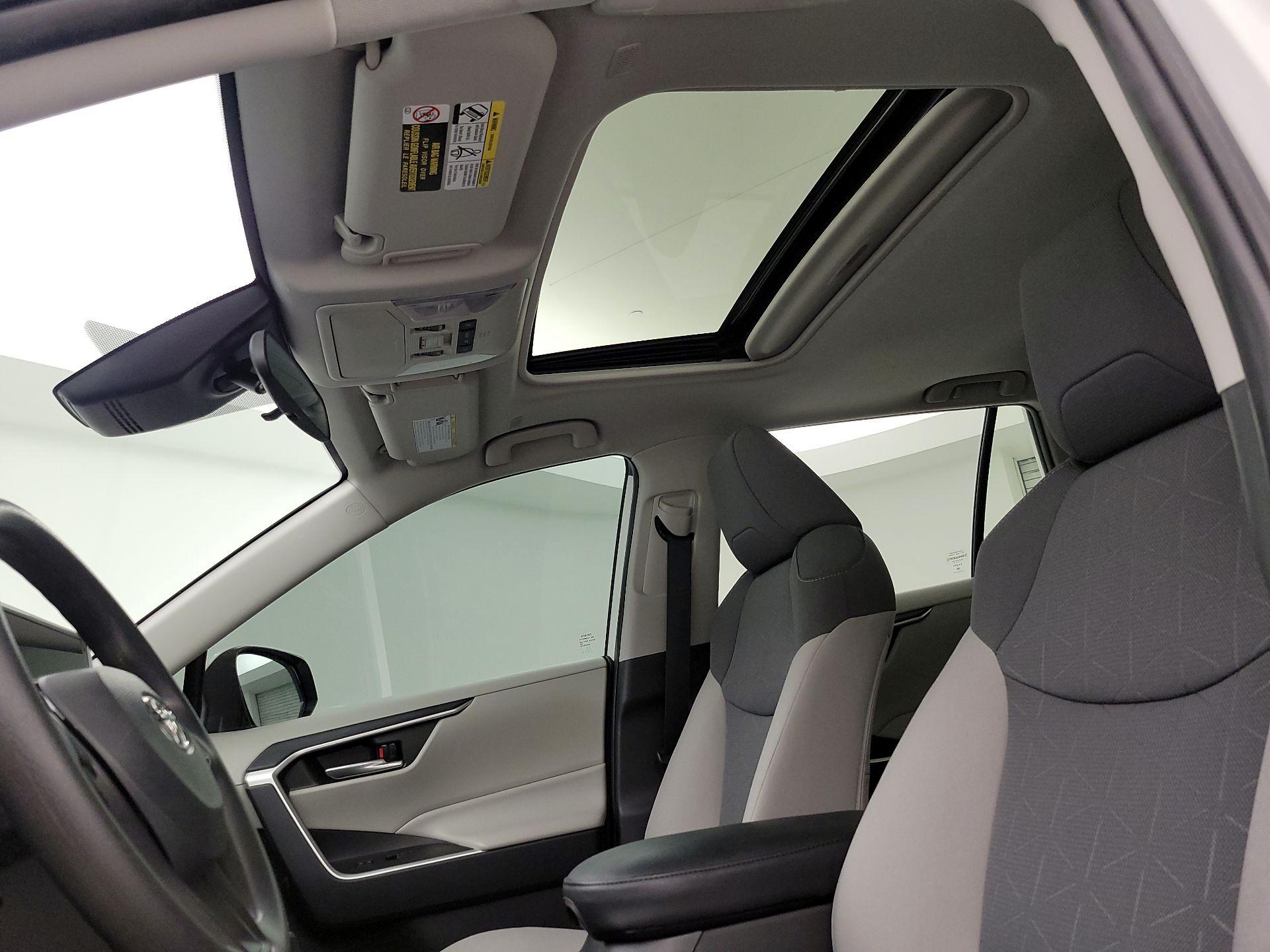 Thumbnail: 2023 Toyota RAV4 - 20