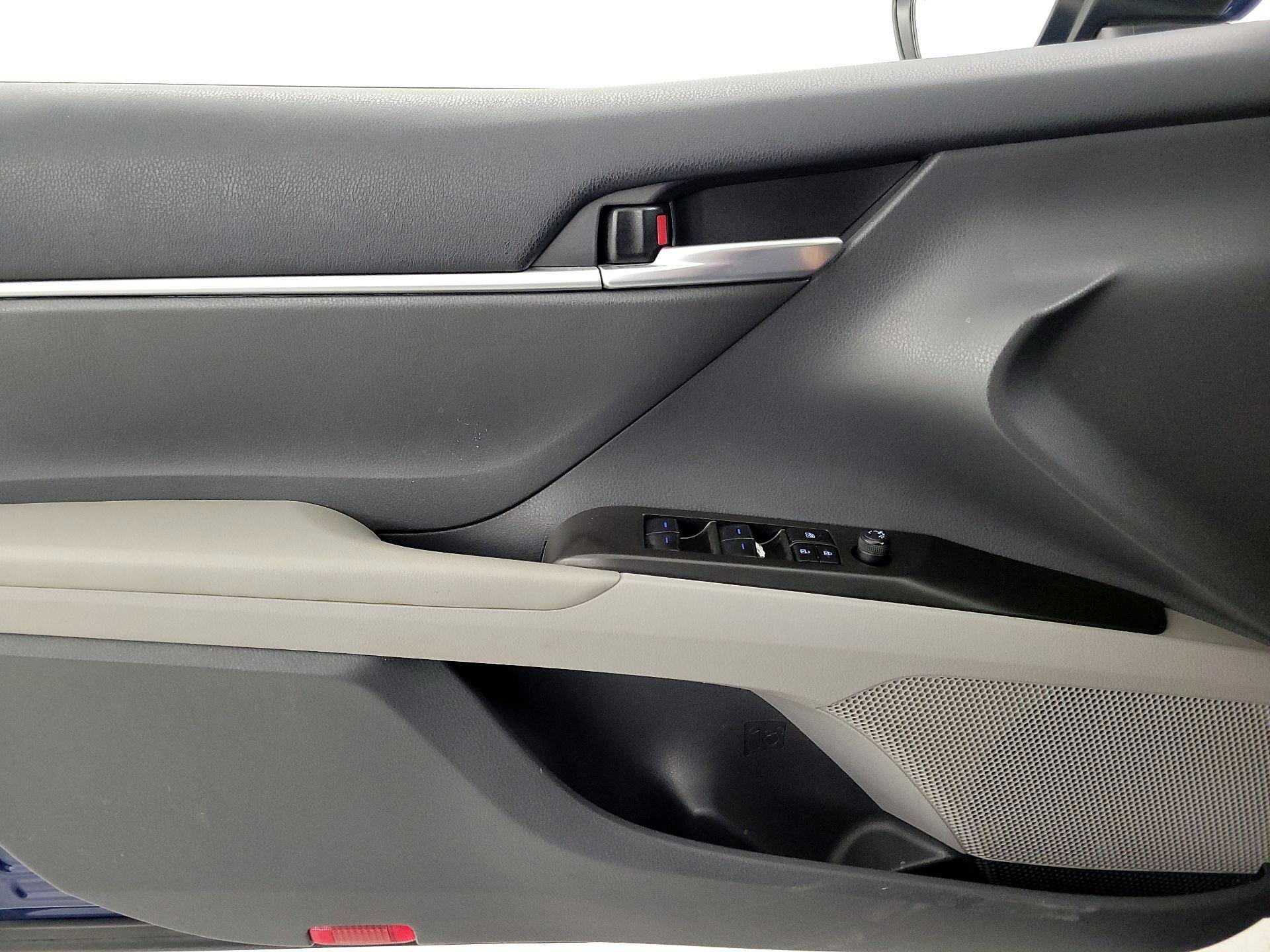 Thumbnail: 2023 Toyota Camry - 12