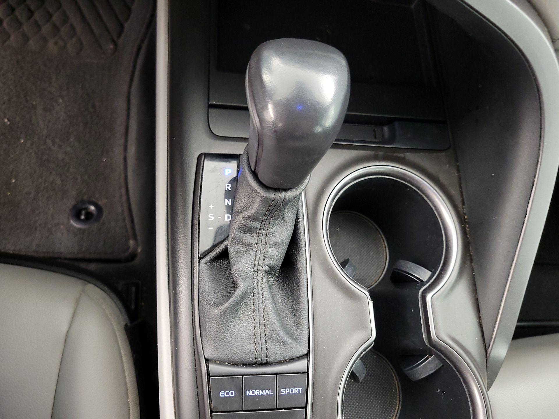 Thumbnail: 2023 Toyota Camry - 17