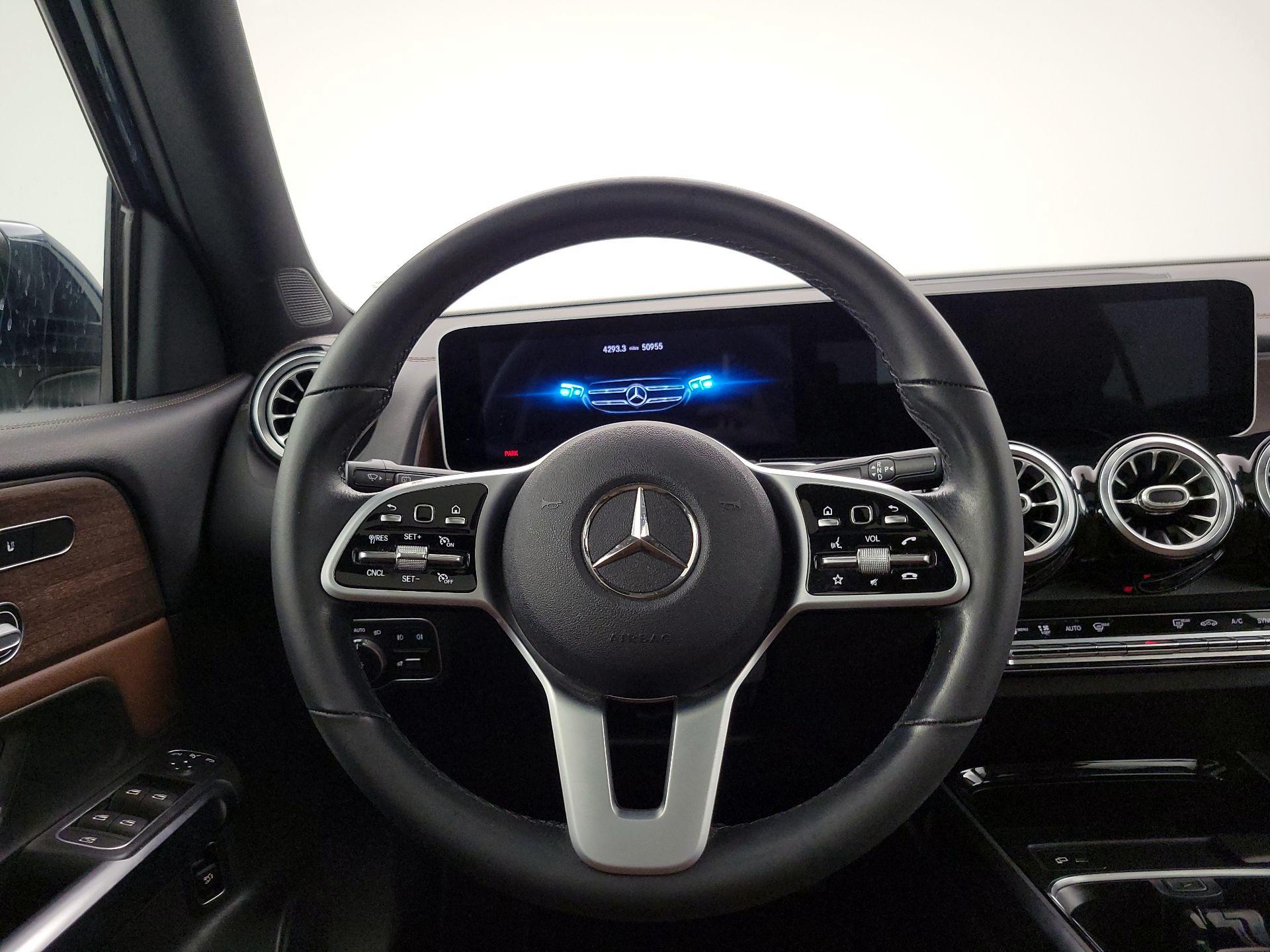 Thumbnail: 2021 Mercedes-Benz GLB - 10