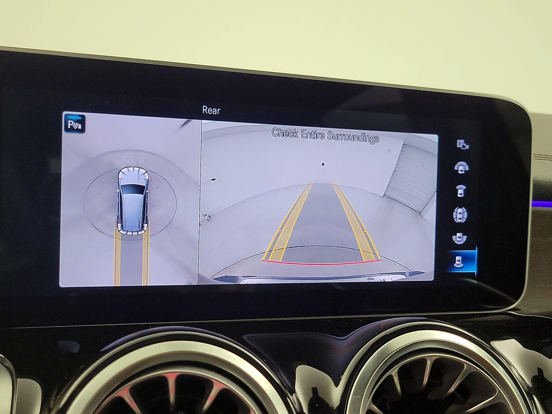 Thumbnail: 2021 Mercedes-Benz GLB - 14