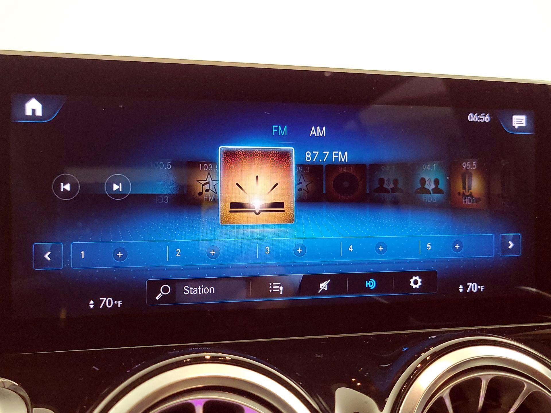 Thumbnail: 2021 Mercedes-Benz GLB - 15