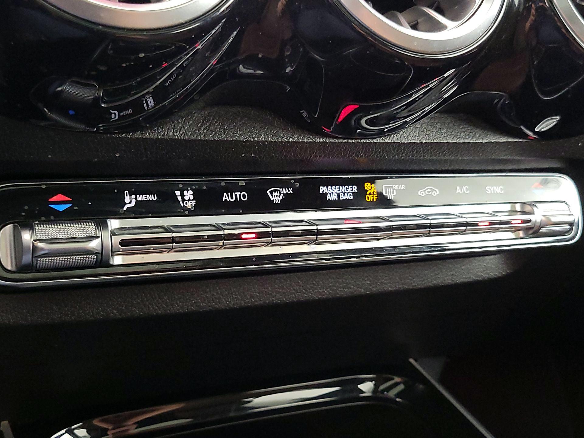 Thumbnail: 2021 Mercedes-Benz GLB - 16