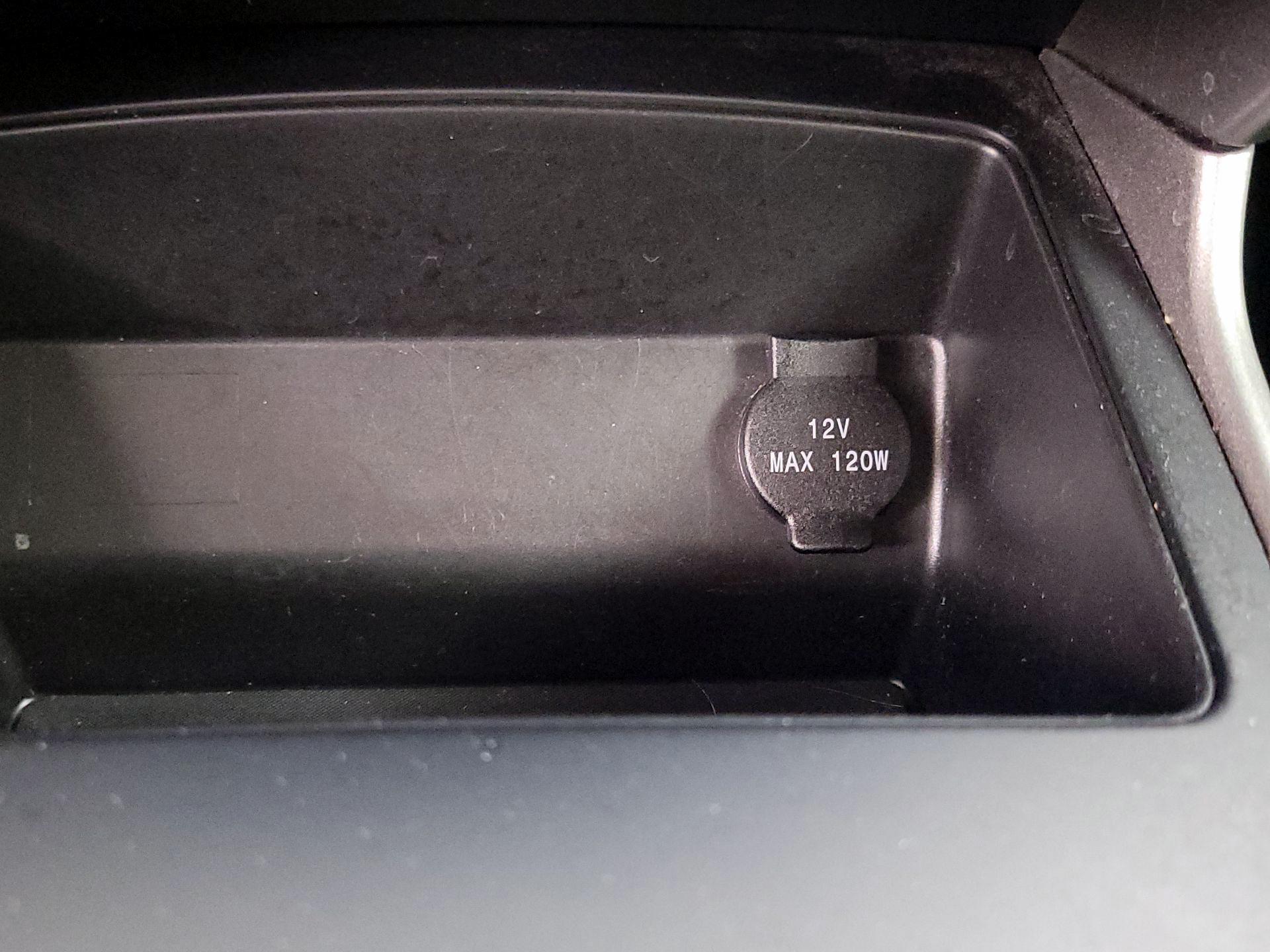 Thumbnail: 2015 Nissan Altima - 17