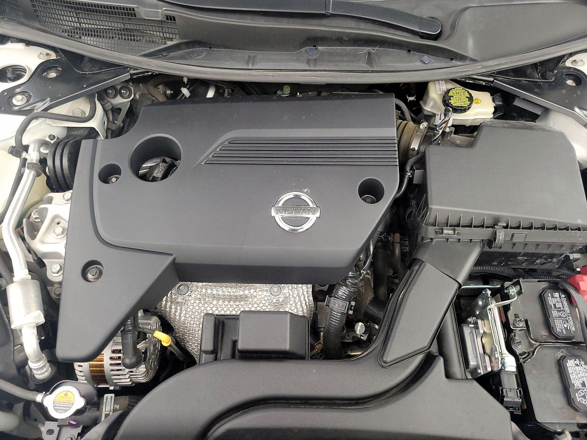 Thumbnail: 2015 Nissan Altima - 20