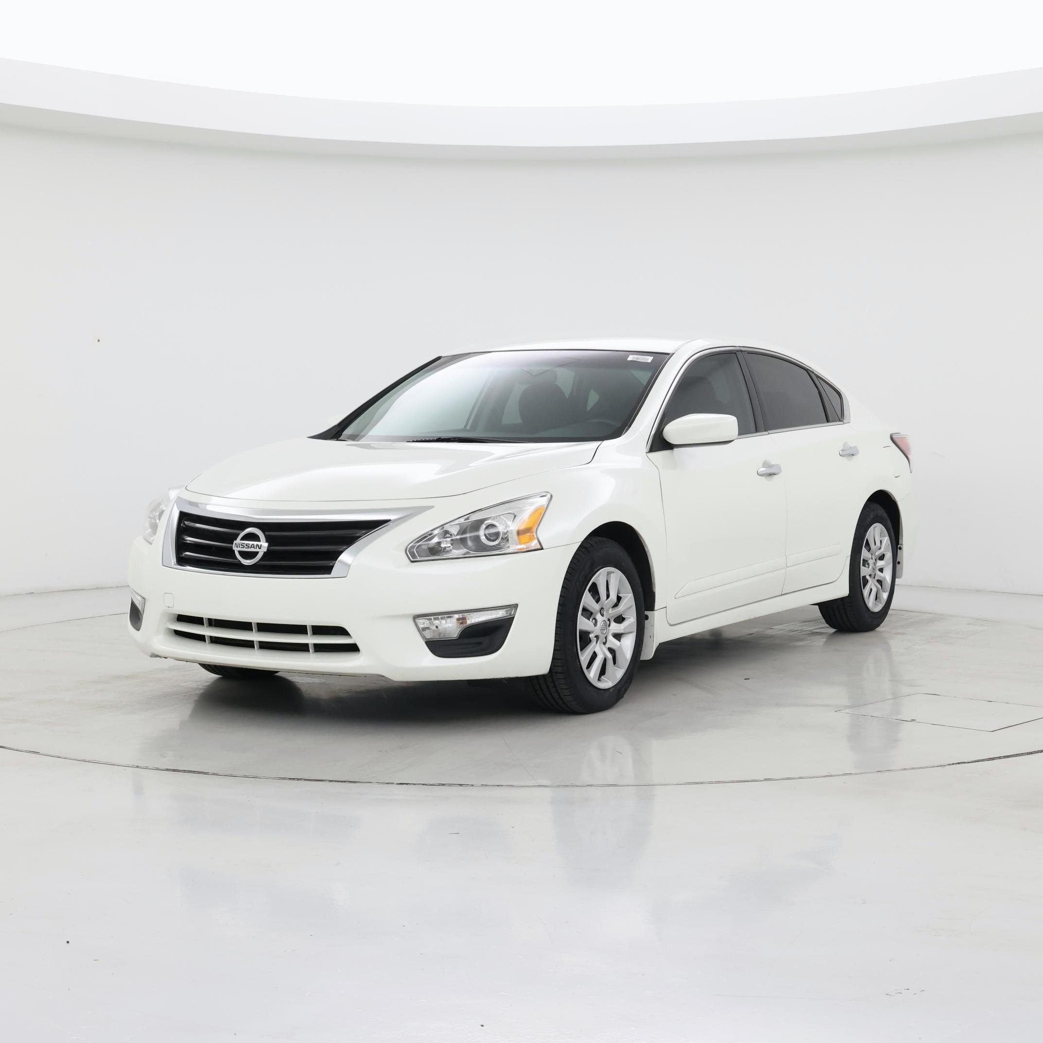 Thumbnail: 2015 Nissan Altima - 4
