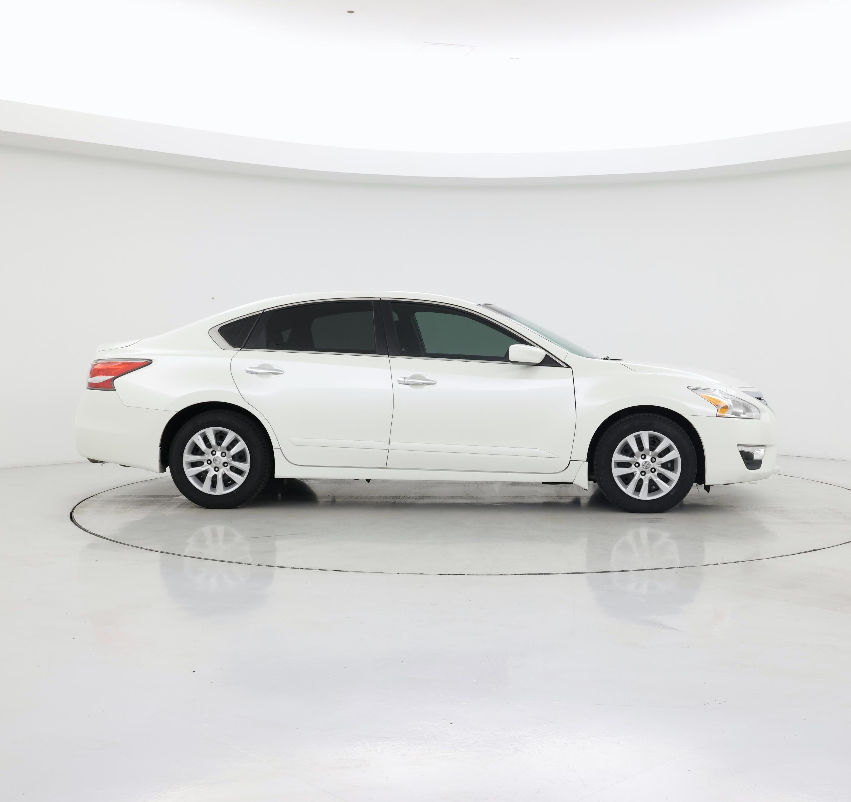 Thumbnail: 2015 Nissan Altima - 7