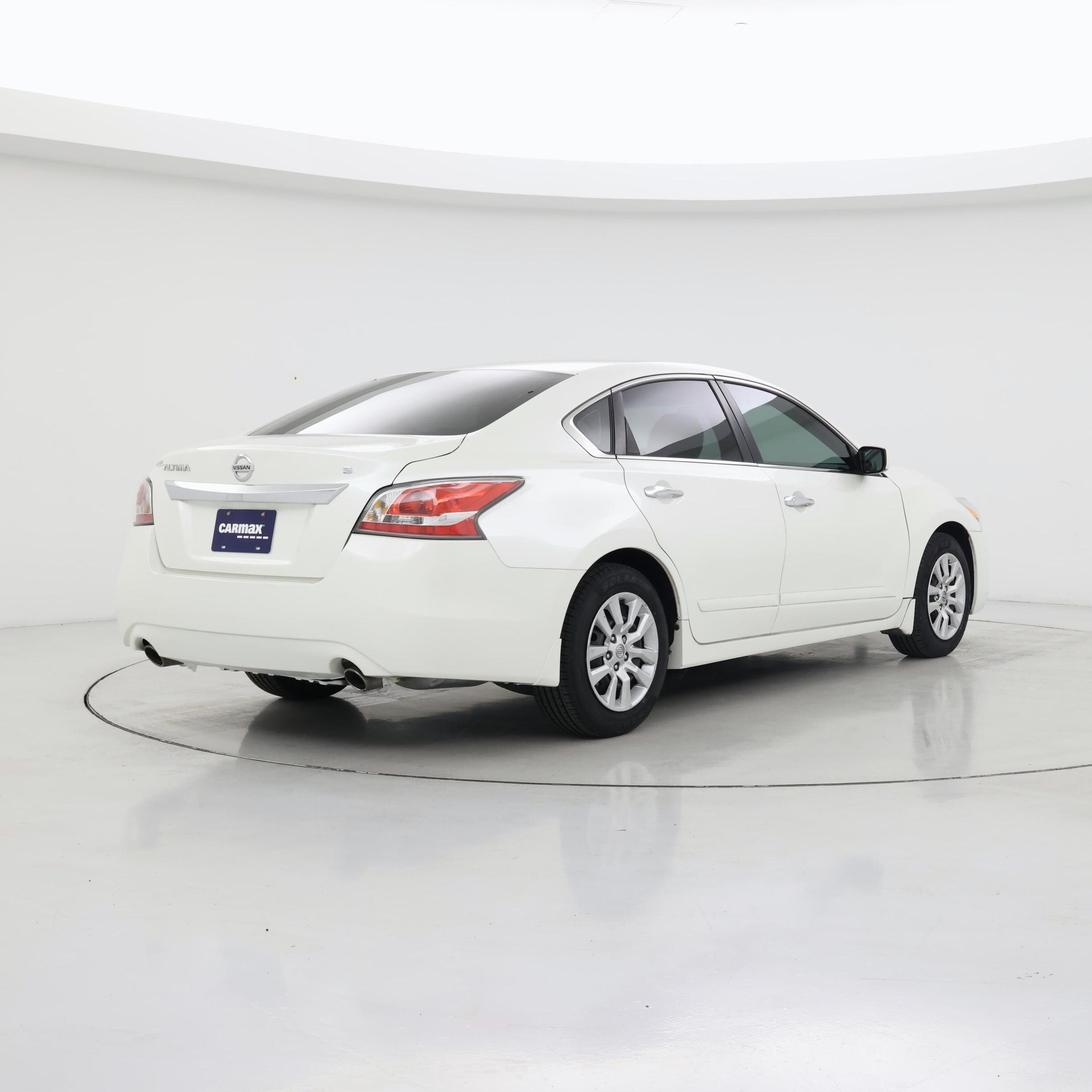 Thumbnail: 2015 Nissan Altima - 8