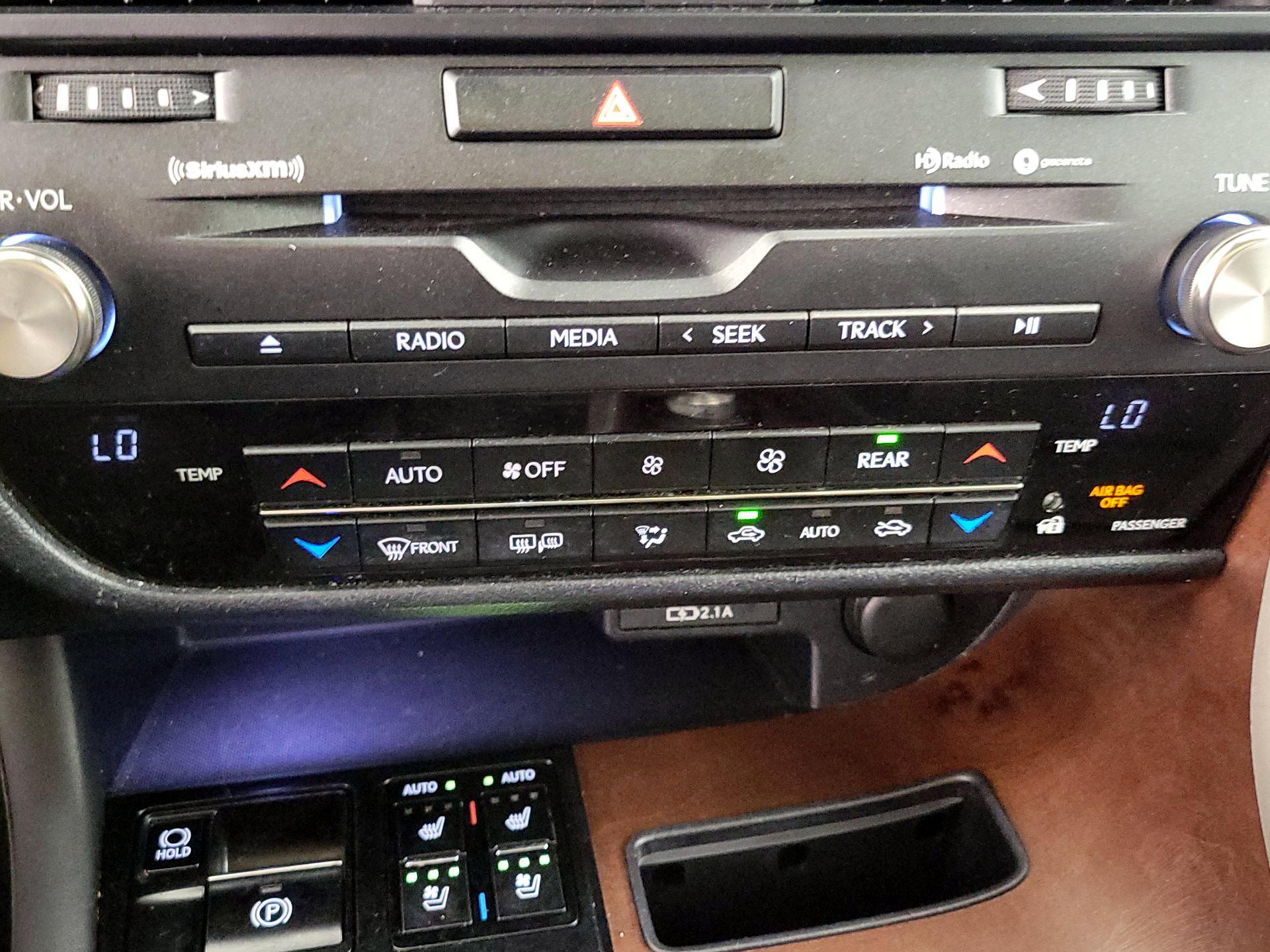 Thumbnail: 2020 Lexus RX - 17