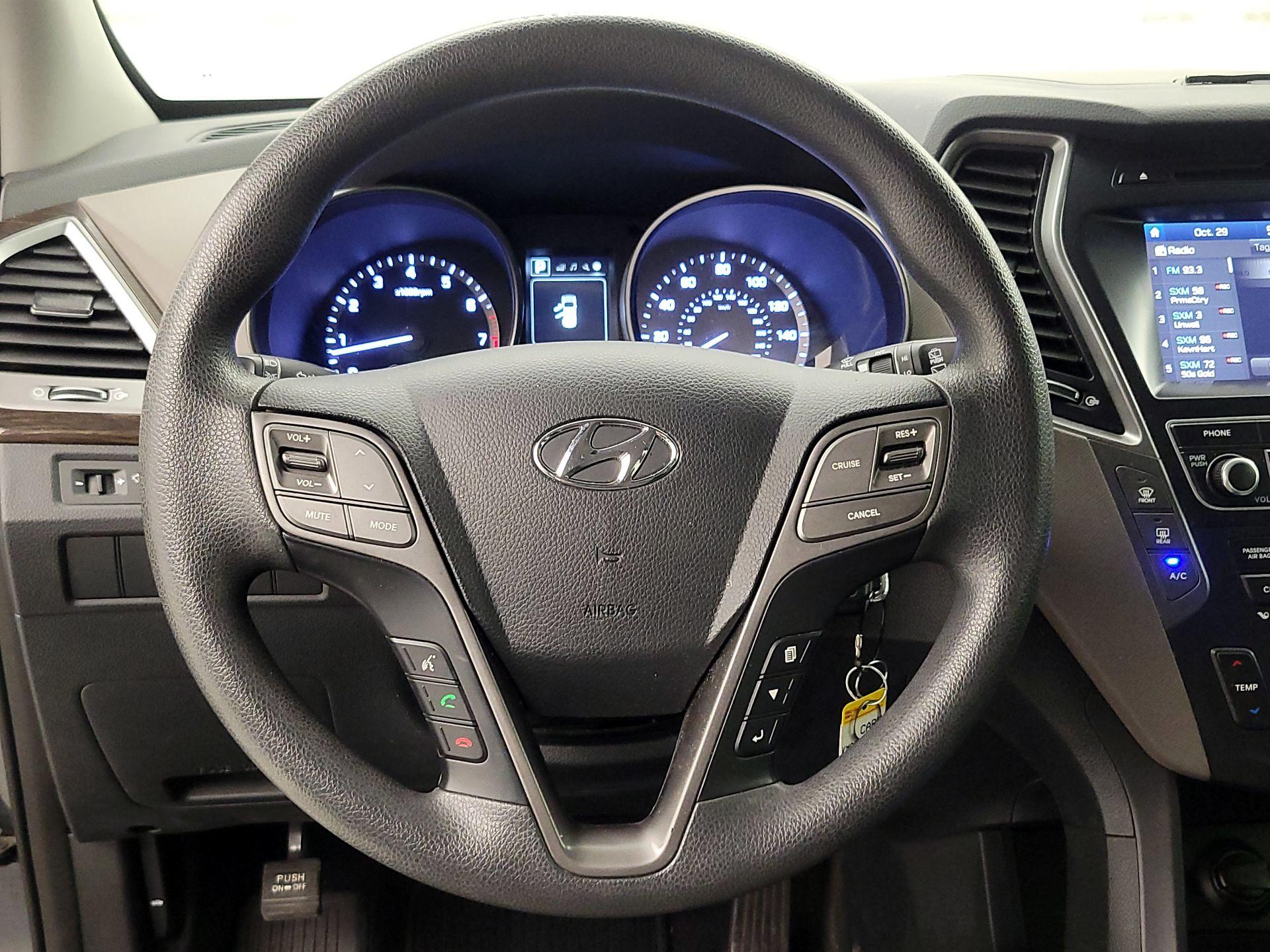 Thumbnail: 2017 Hyundai Santa Fe - 10