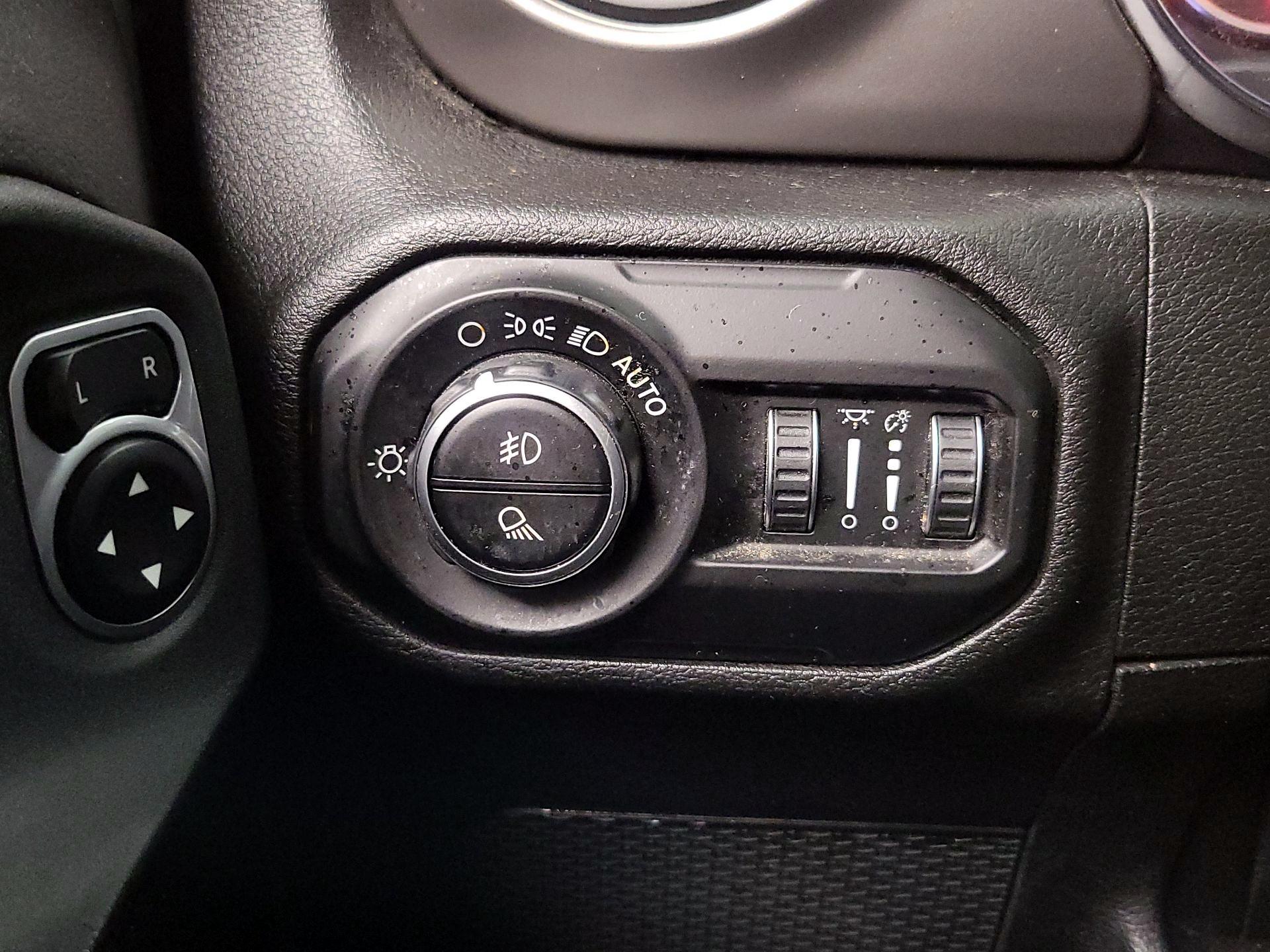 Thumbnail: 2020 Jeep Gladiator - 13