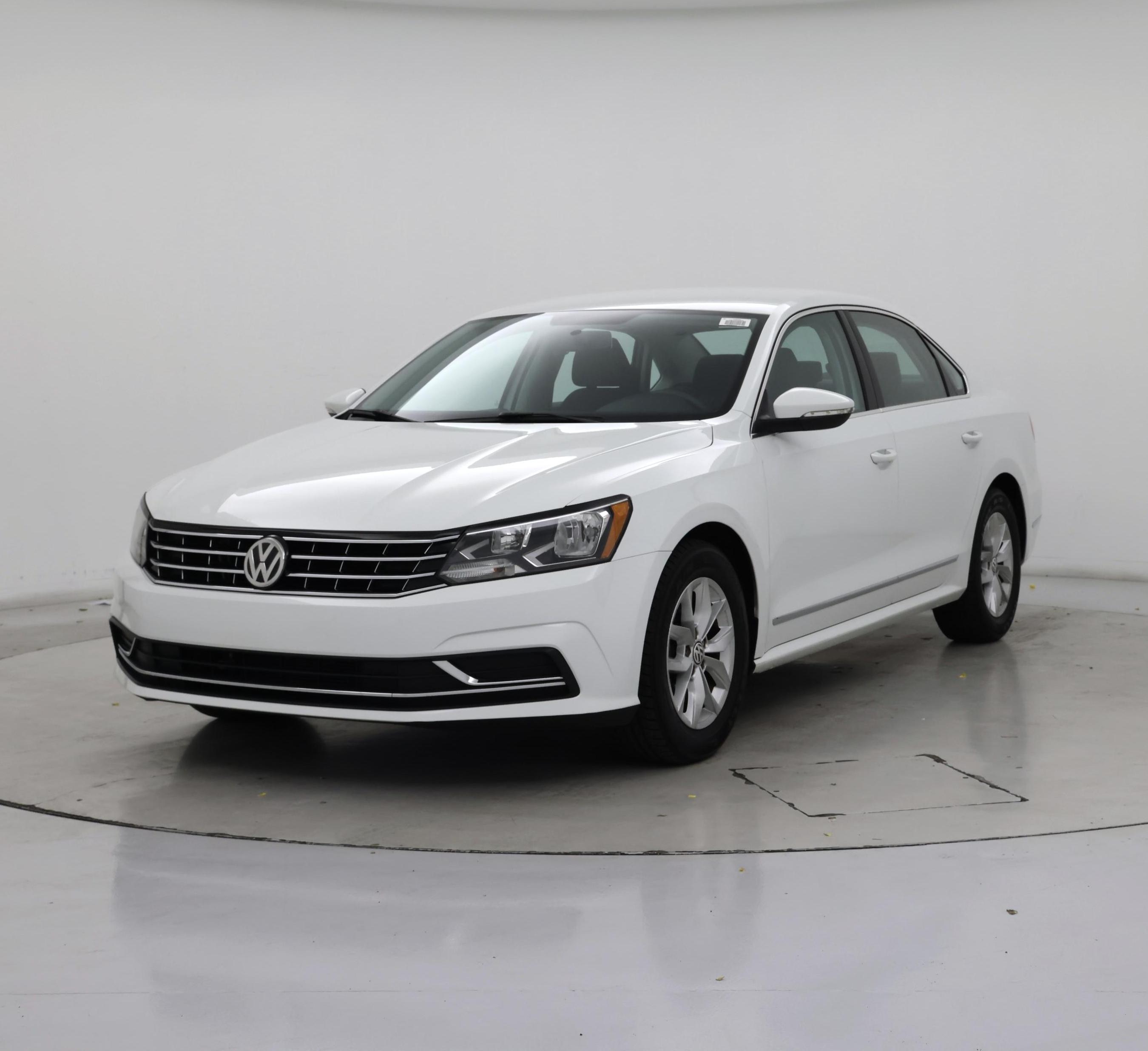 Thumbnail: 2017 Volkswagen Passat - 4