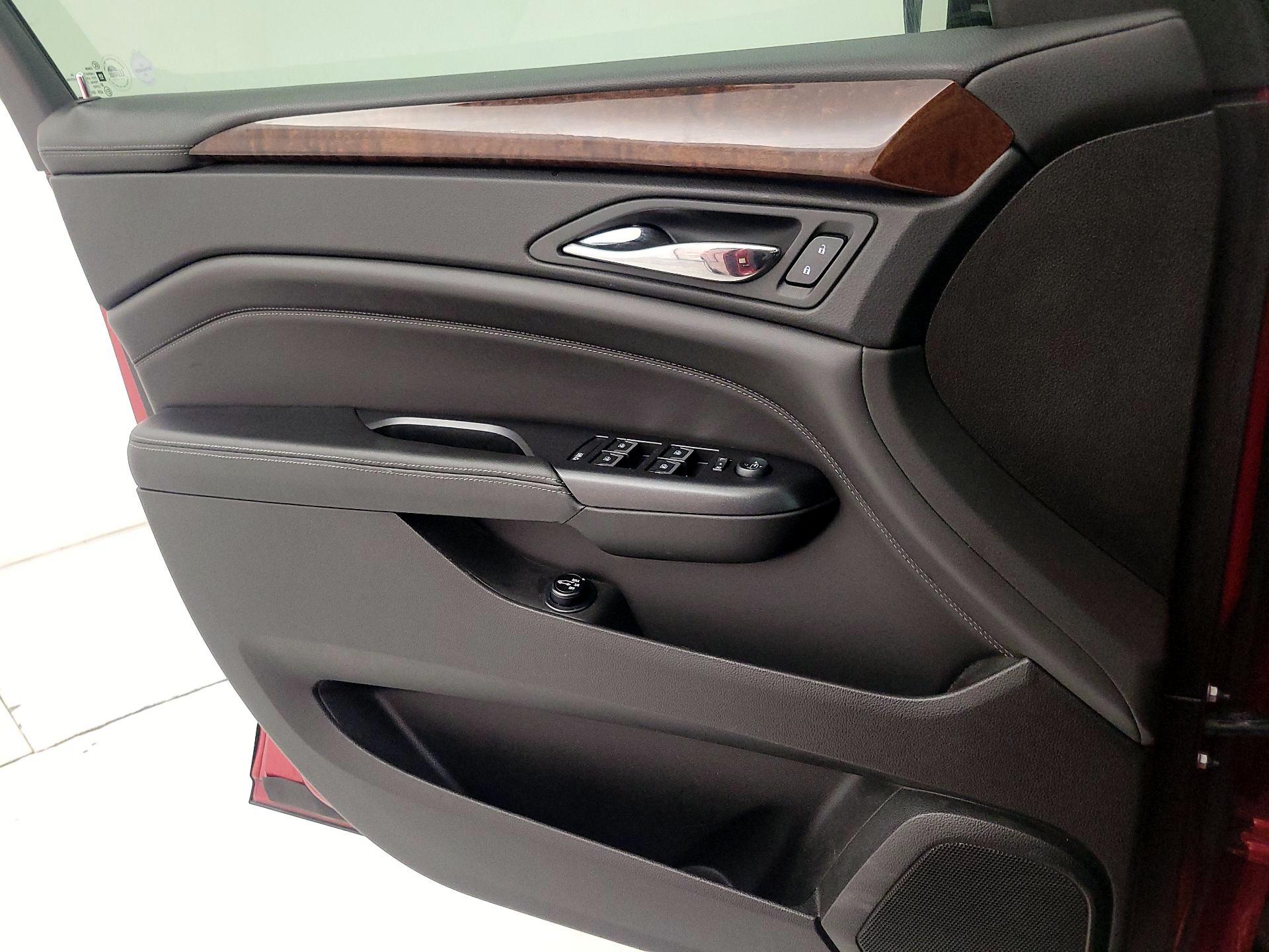 Thumbnail: 2016 Cadillac SRX - 12
