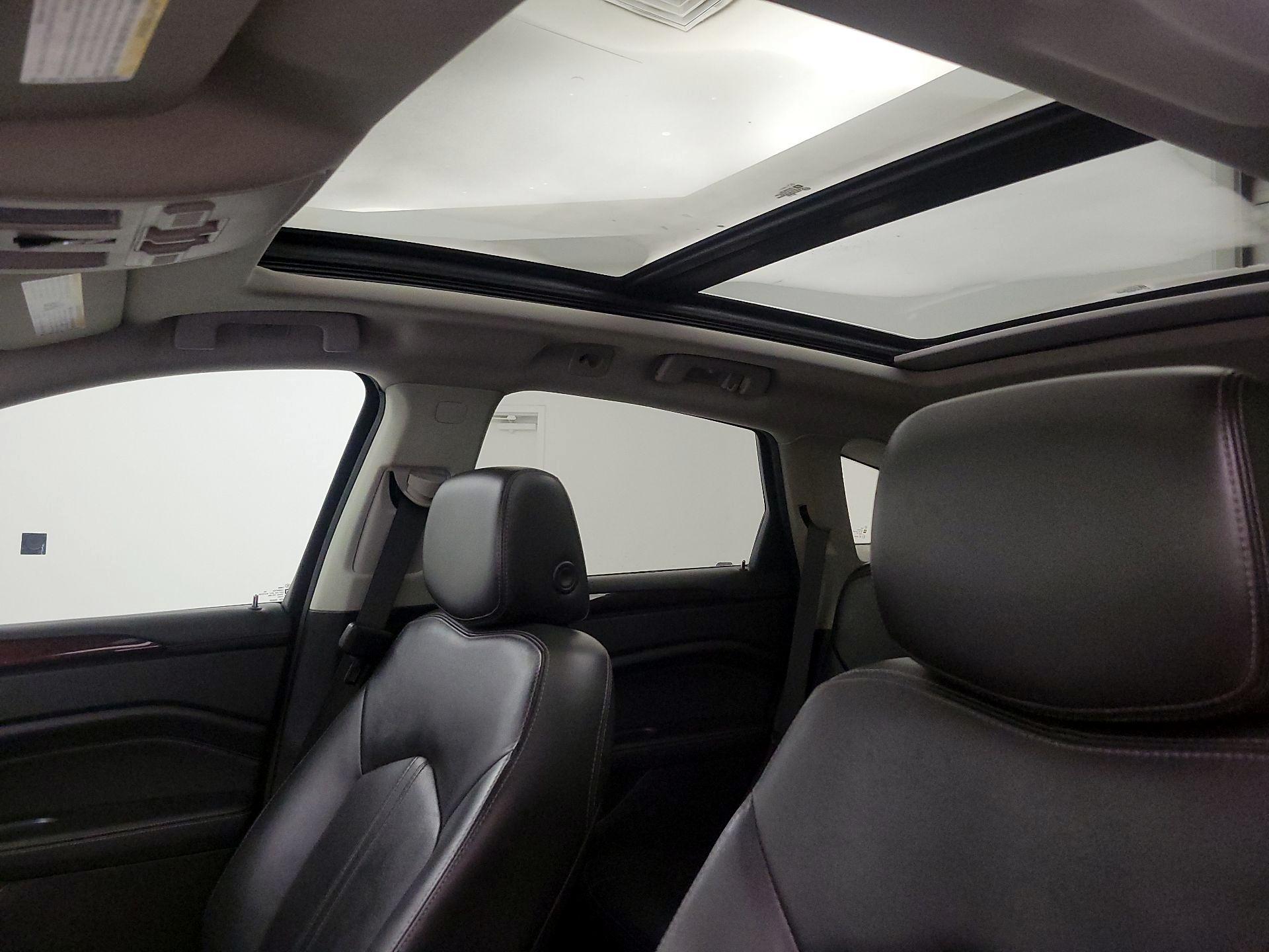 Thumbnail: 2016 Cadillac SRX - 18