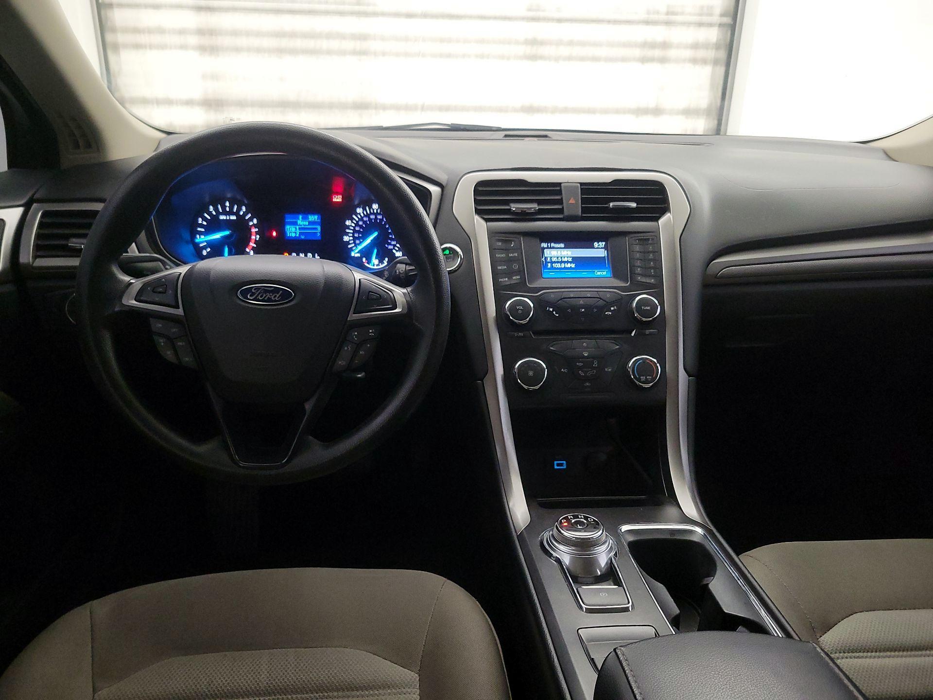 Thumbnail: 2017 Ford Fusion - 9