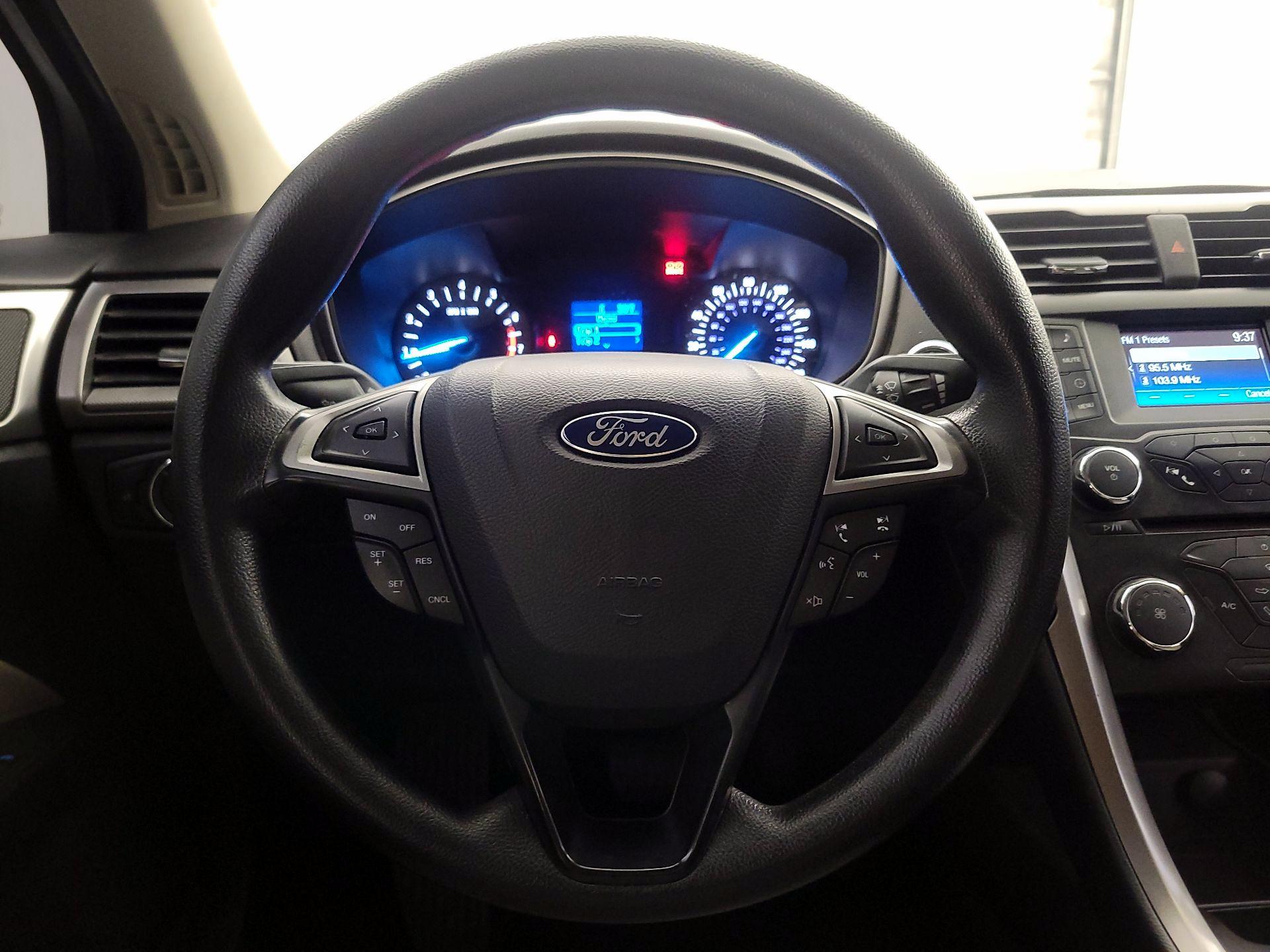 Thumbnail: 2017 Ford Fusion - 10