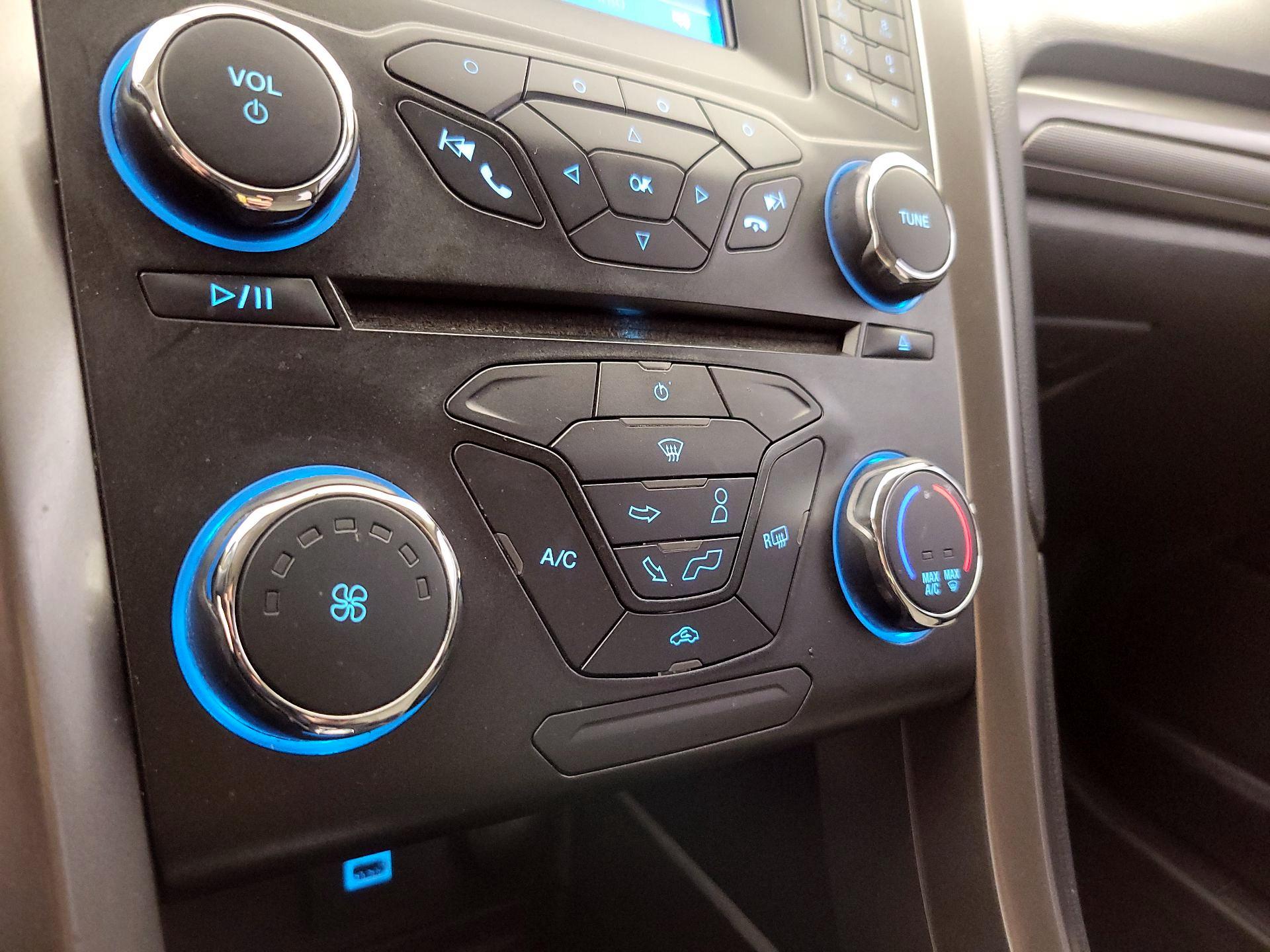 Thumbnail: 2017 Ford Fusion - 16