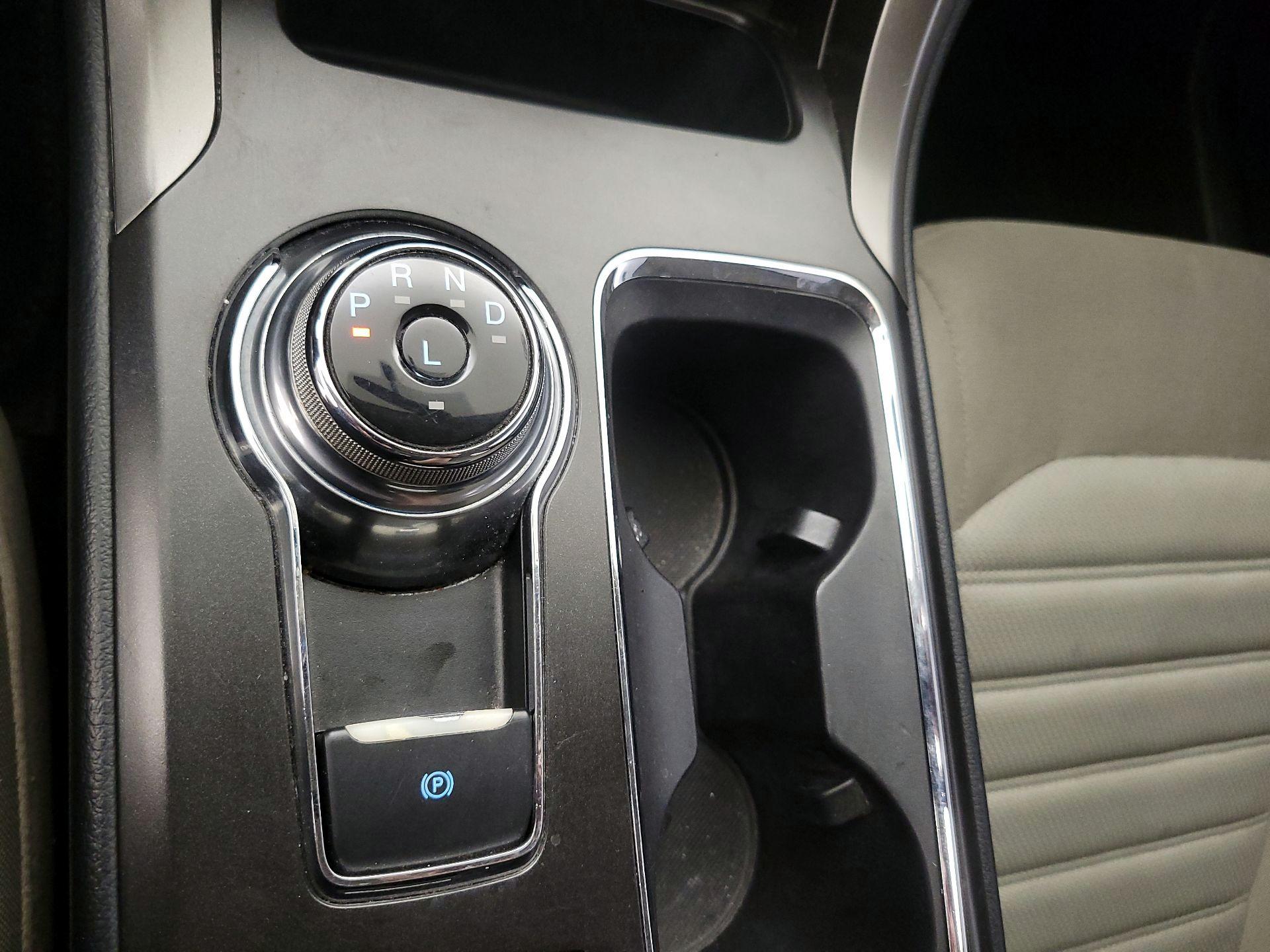 Thumbnail: 2017 Ford Fusion - 17