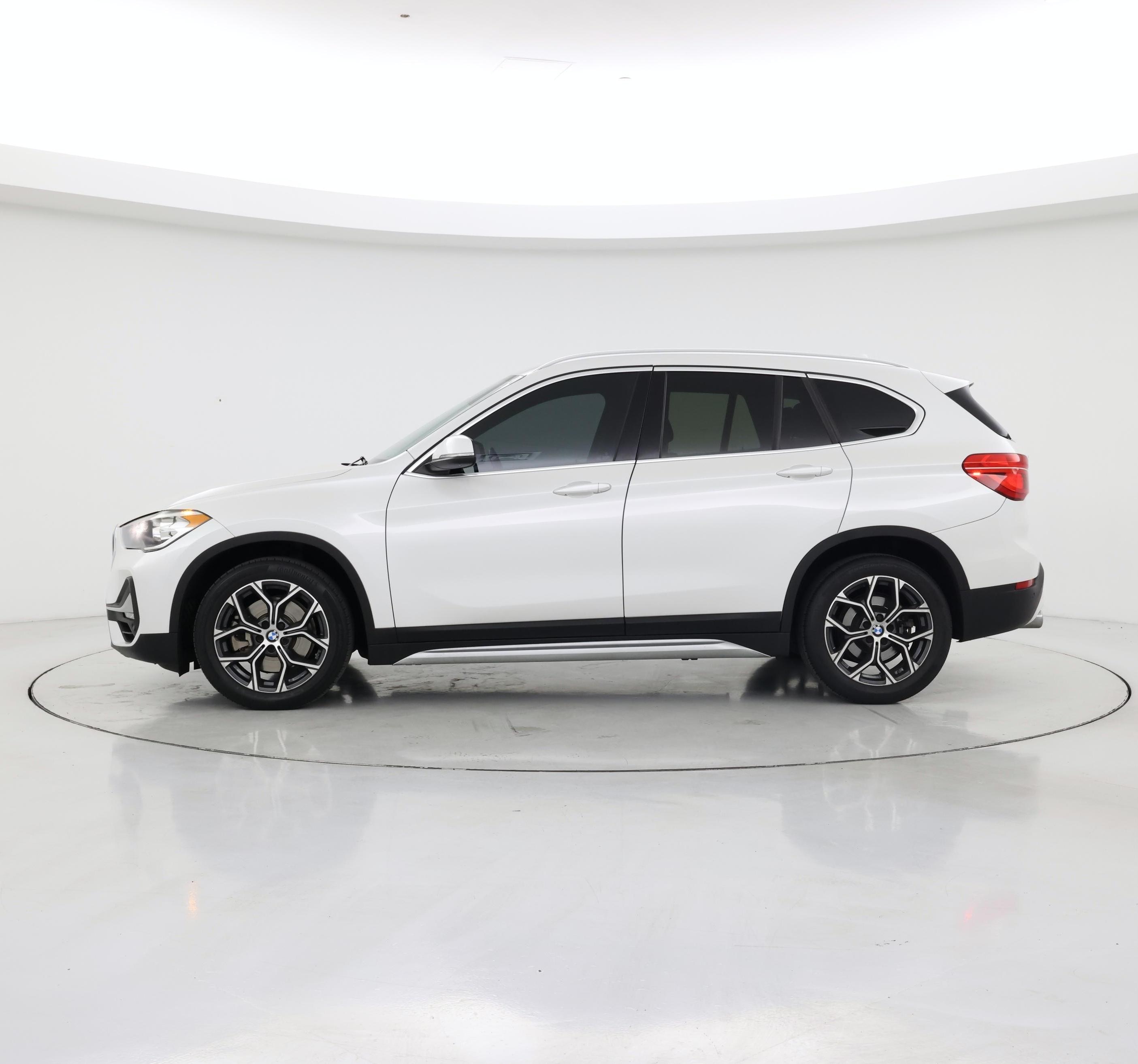 Thumbnail: 2020 BMW X1 - 3