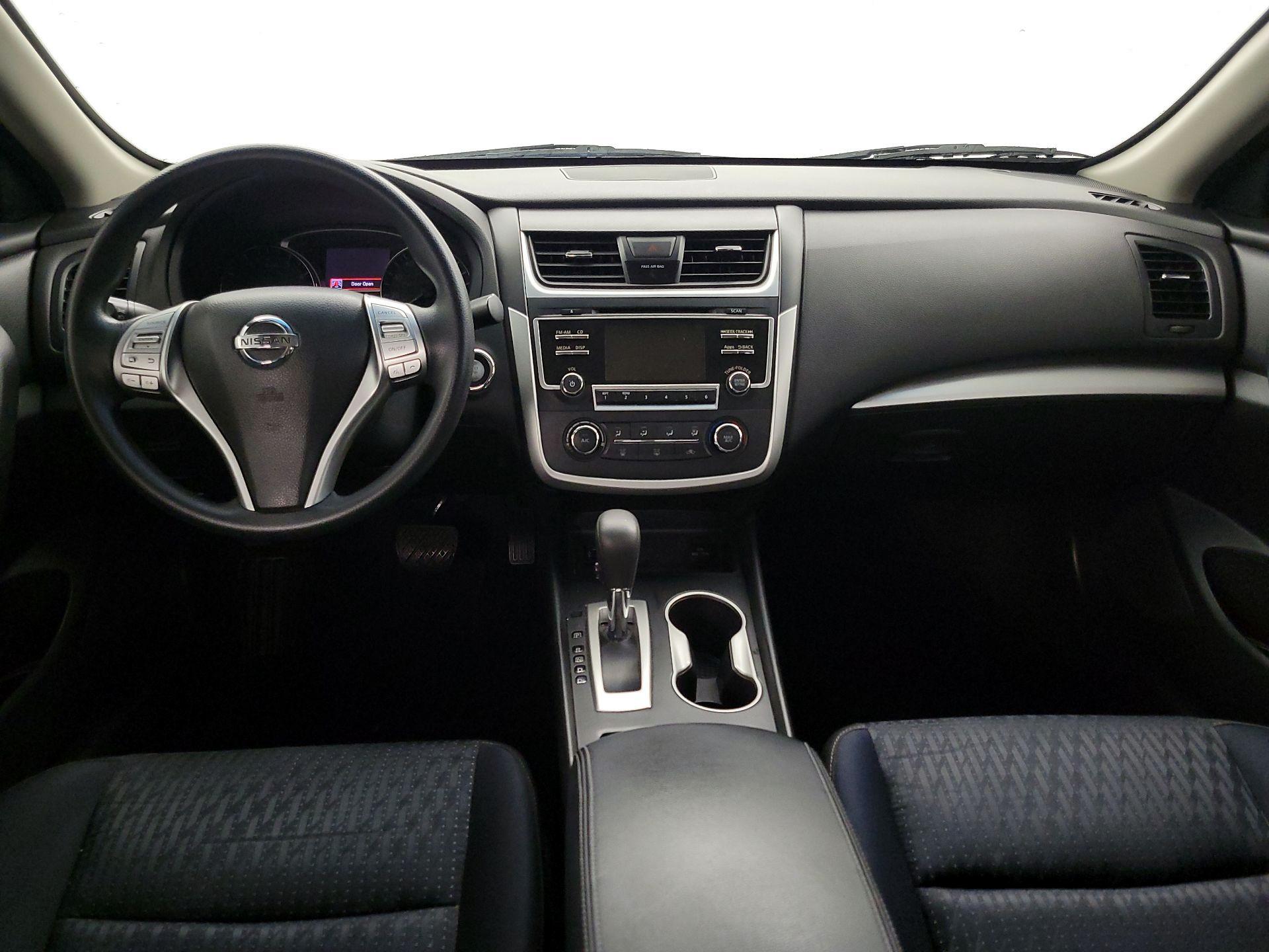 Thumbnail: 2016 Nissan Altima - 9