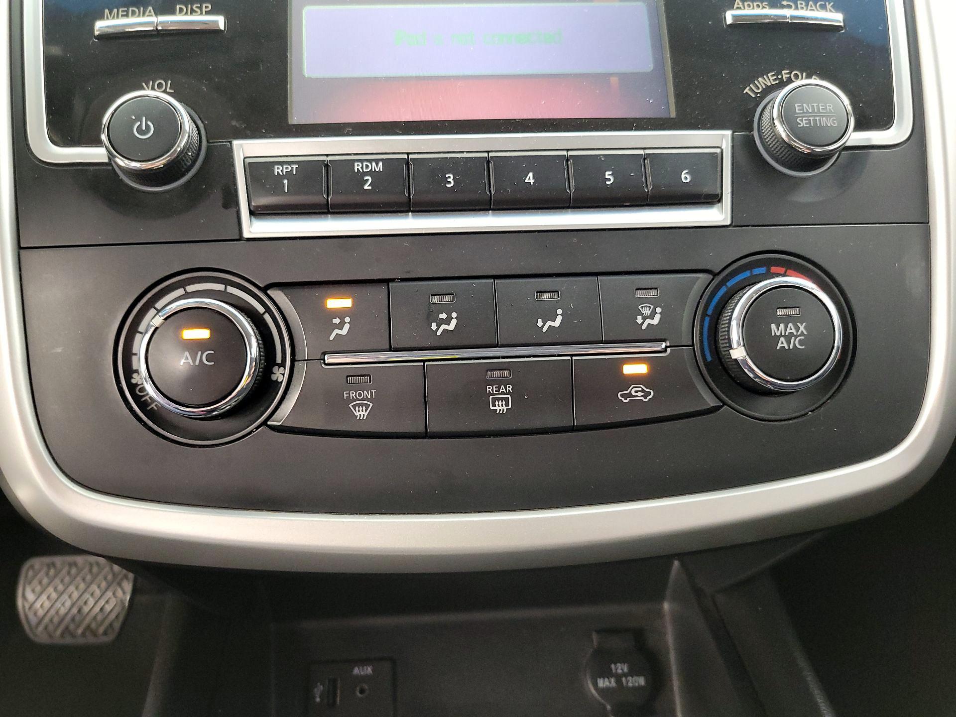 Thumbnail: 2016 Nissan Altima - 16