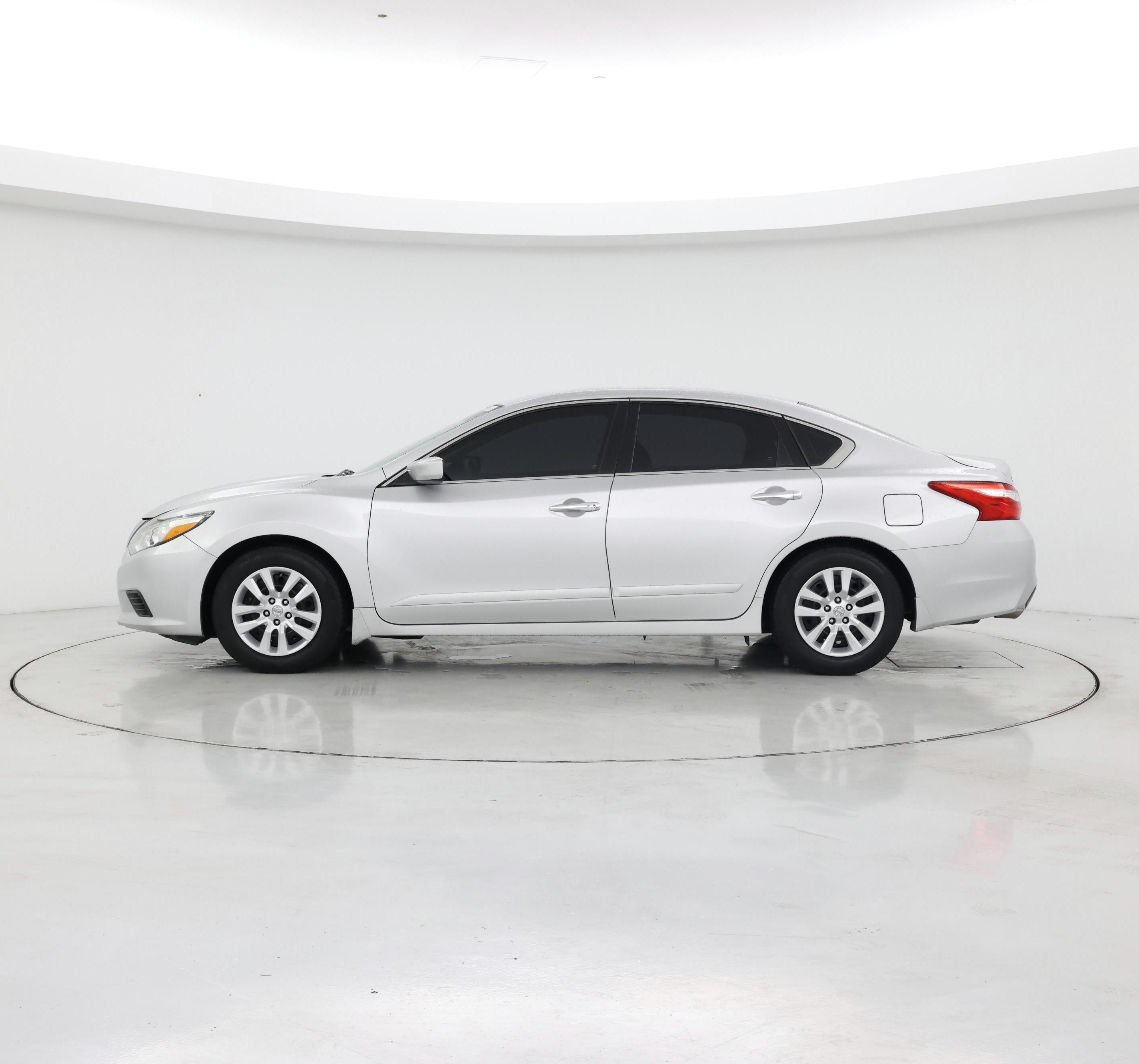 Thumbnail: 2016 Nissan Altima - 3