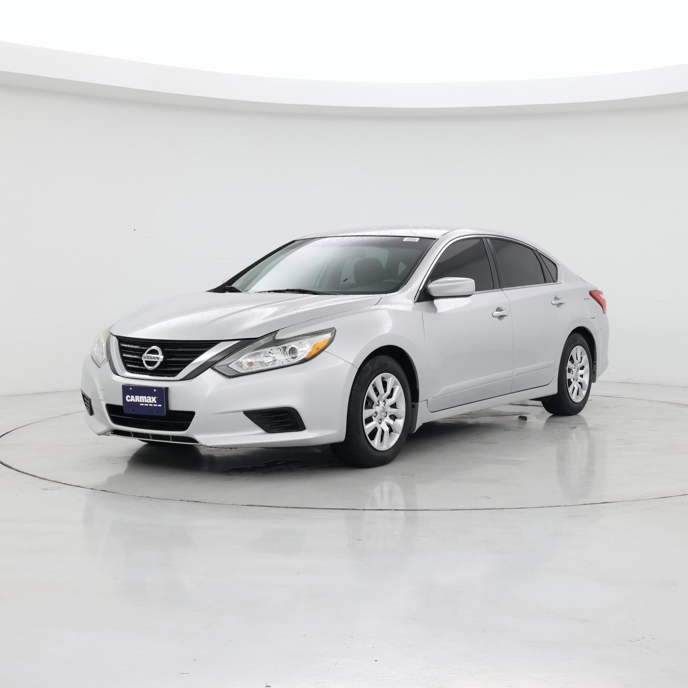 Thumbnail: 2016 Nissan Altima - 4