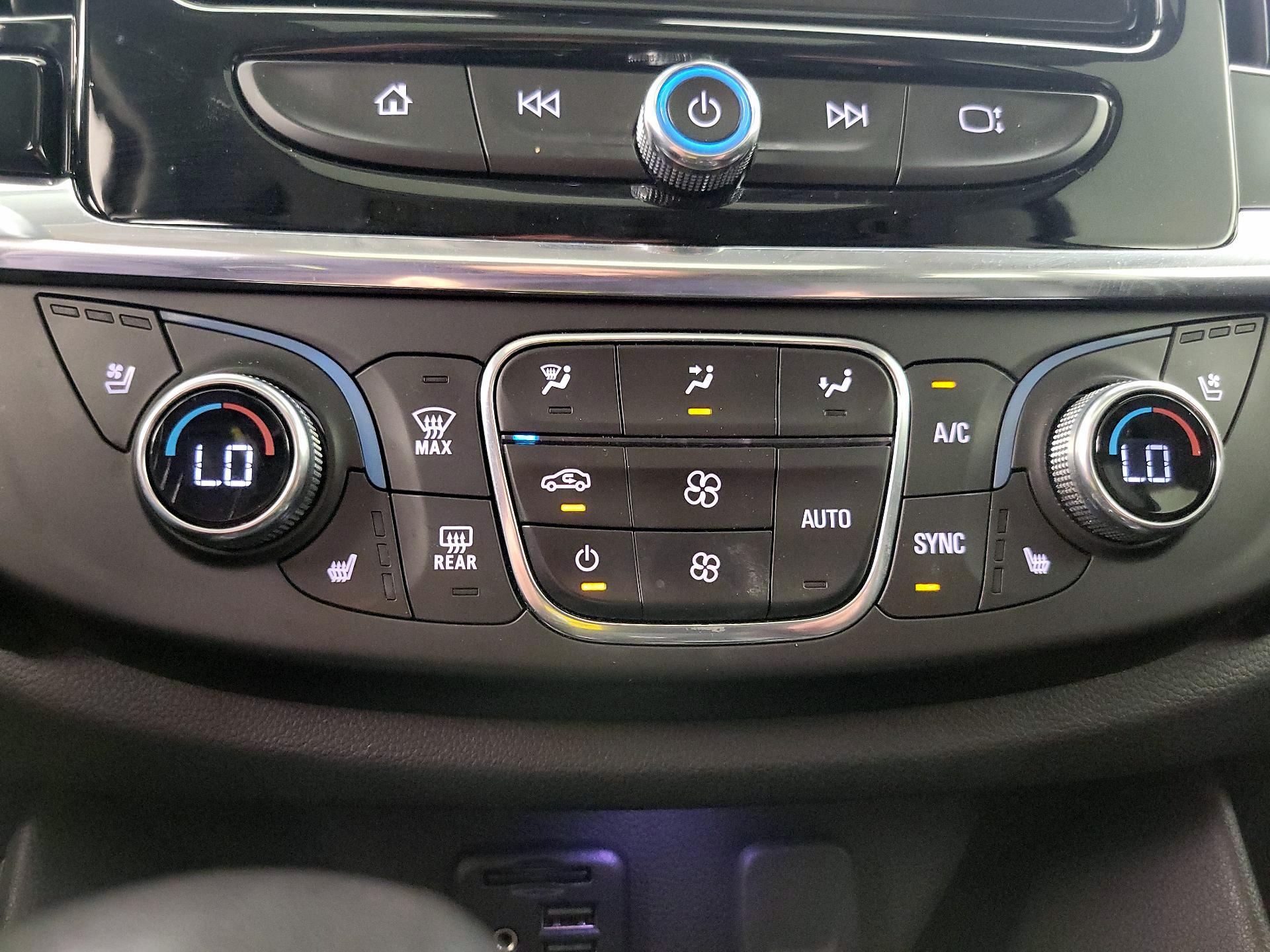 Thumbnail: 2021 Chevrolet Traverse - 17