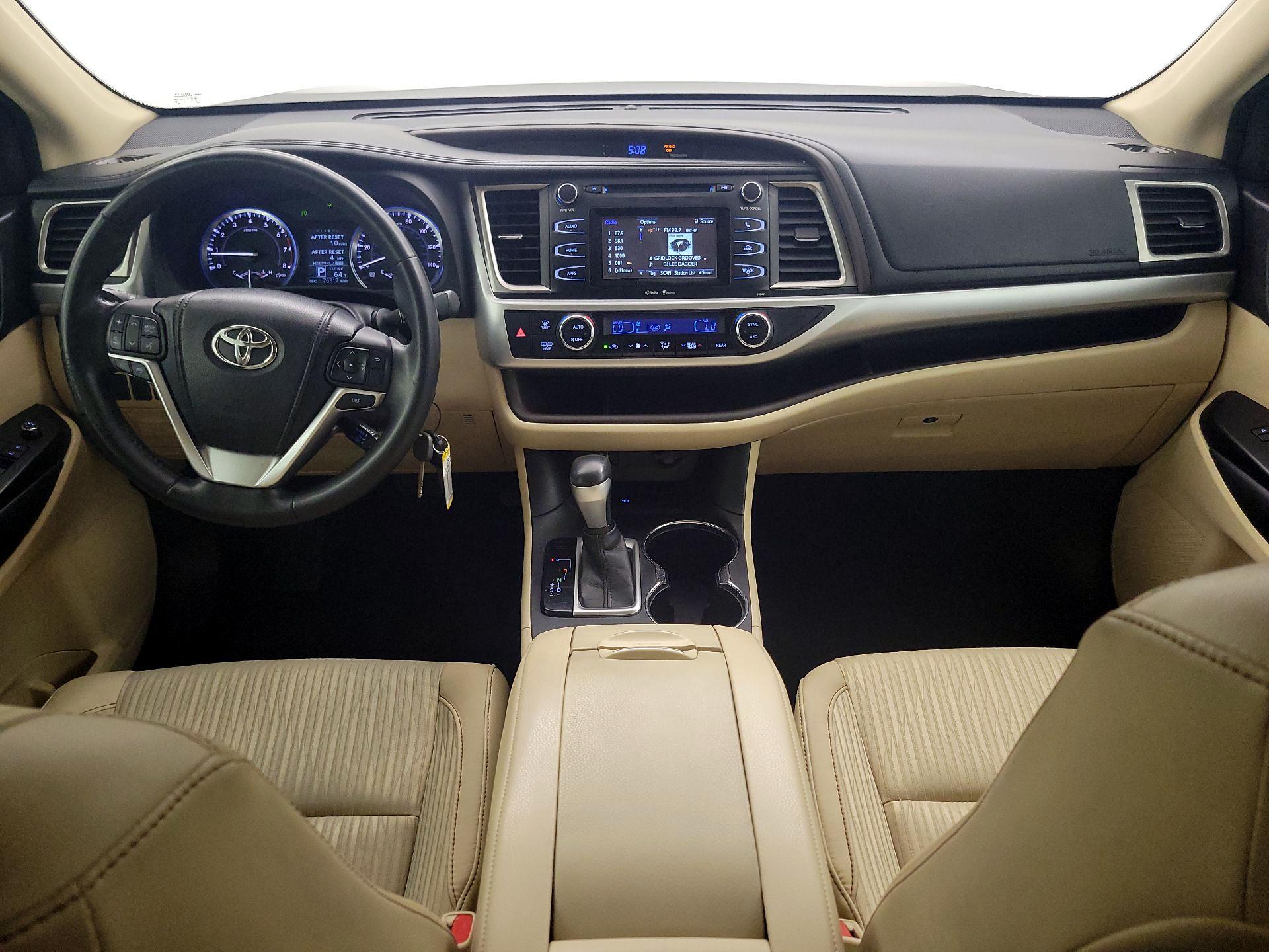 Thumbnail: 2015 Toyota Highlander - 9