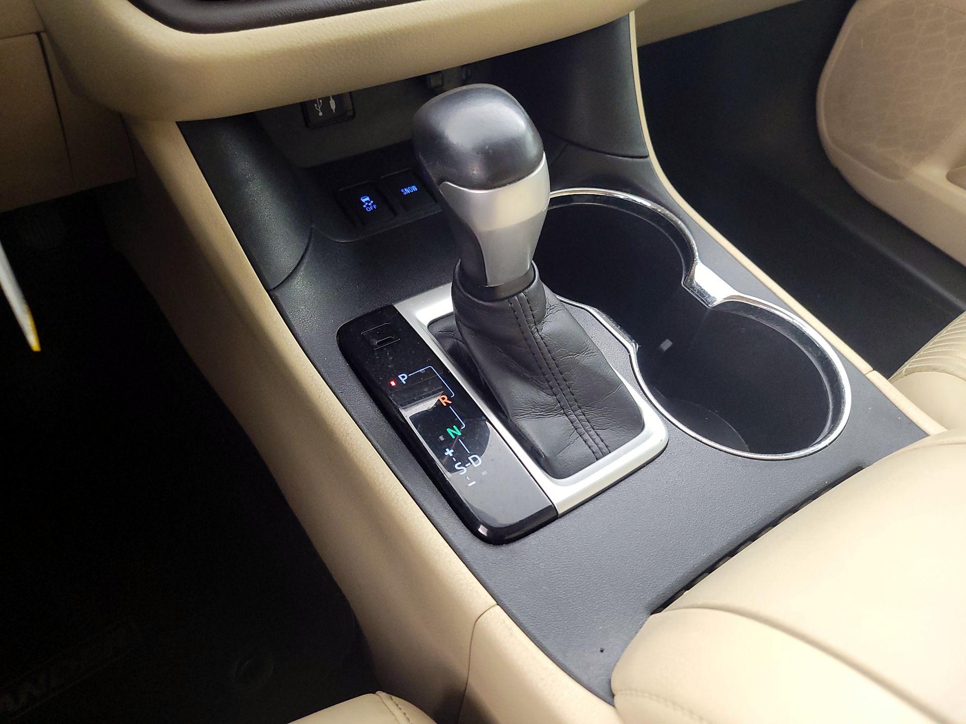 Thumbnail: 2015 Toyota Highlander - 17