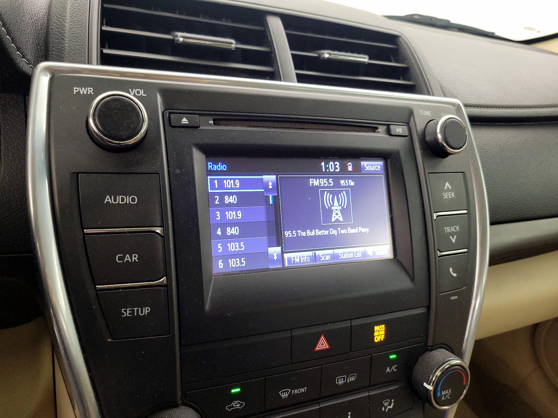 Thumbnail: 2017 Toyota Camry - 15