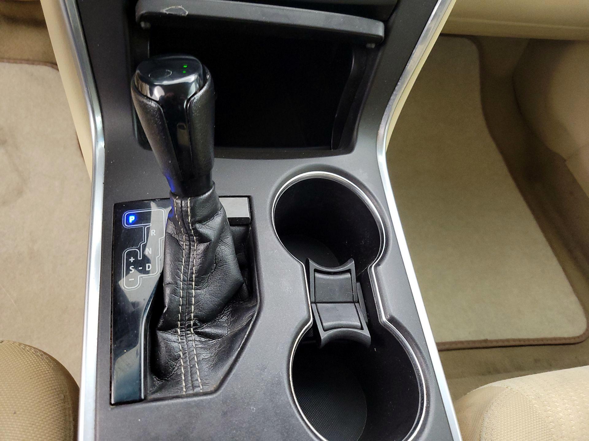 Thumbnail: 2017 Toyota Camry - 17