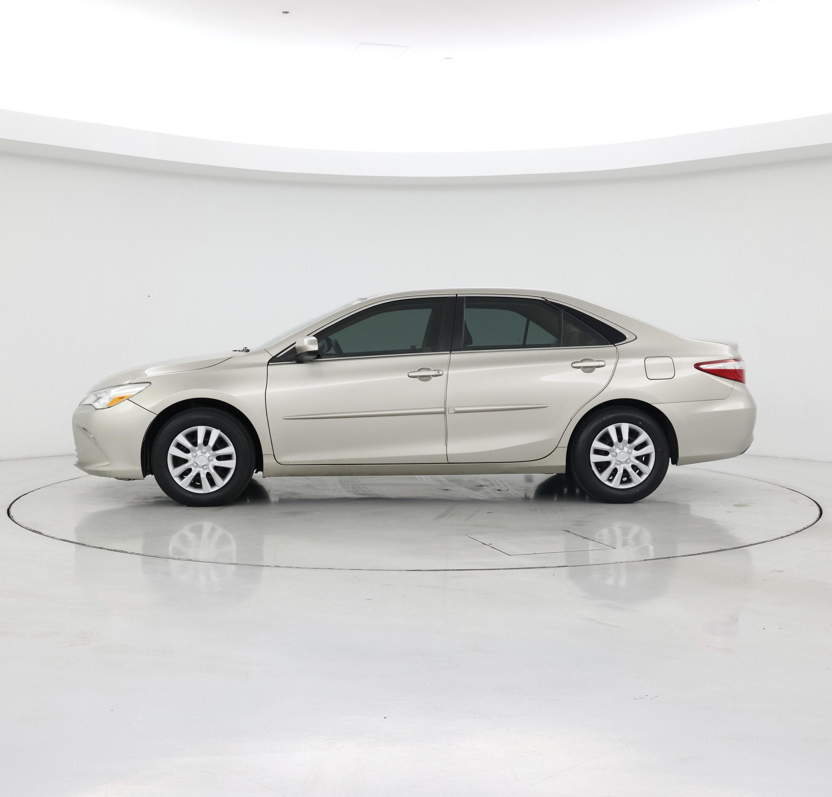 Thumbnail: 2017 Toyota Camry - 3