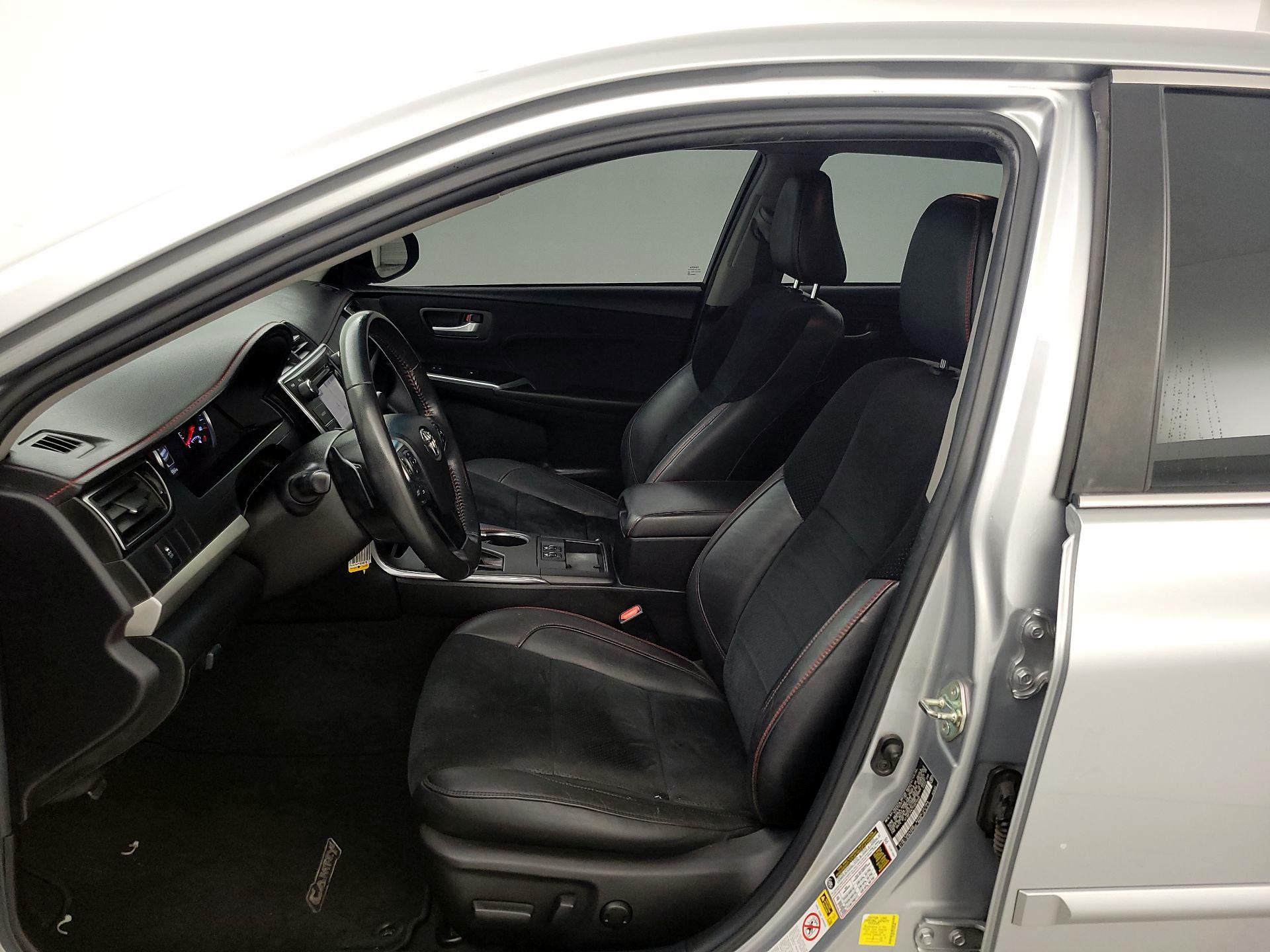 Thumbnail: 2015 Toyota Camry - 11