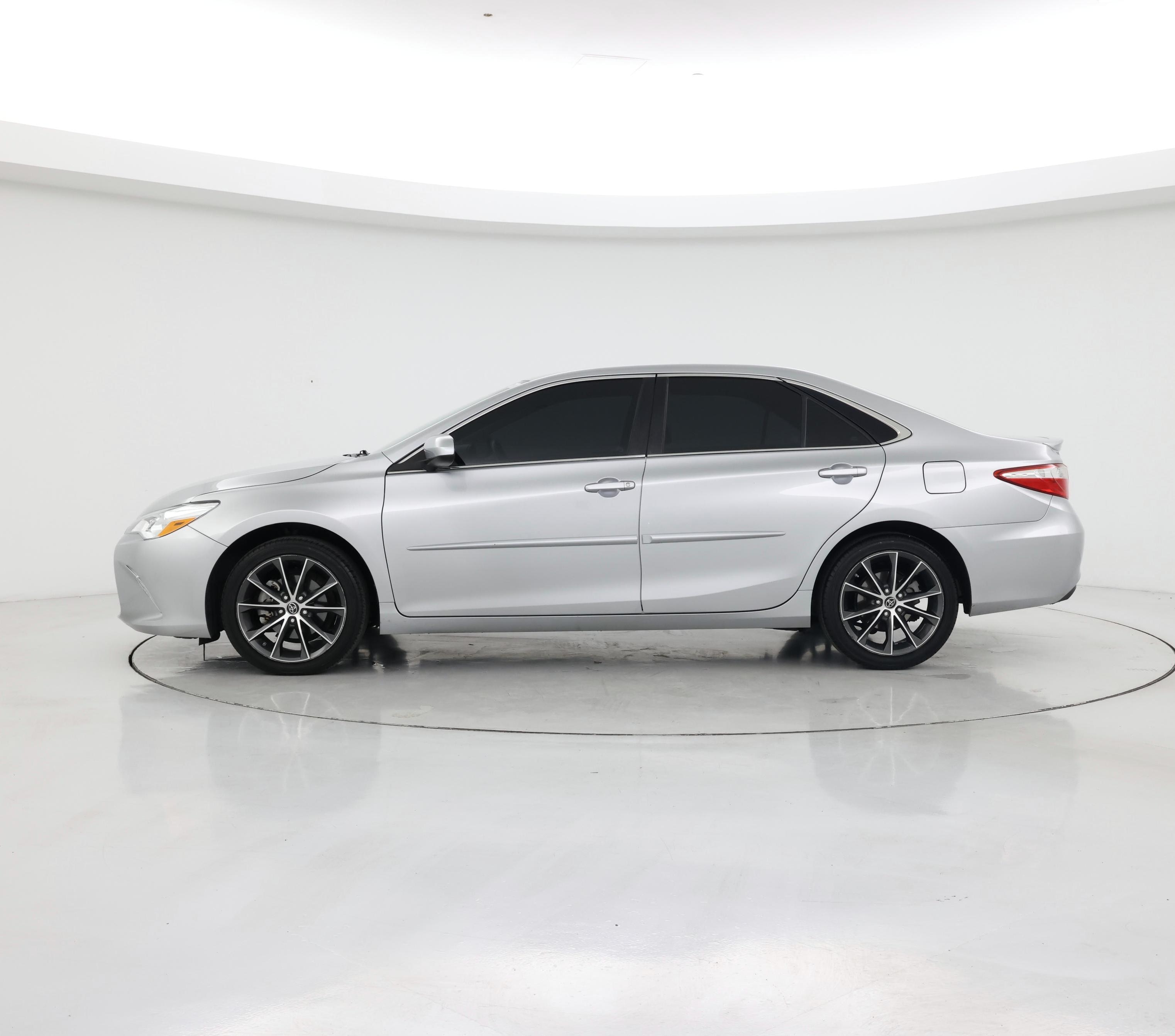 Thumbnail: 2015 Toyota Camry - 3