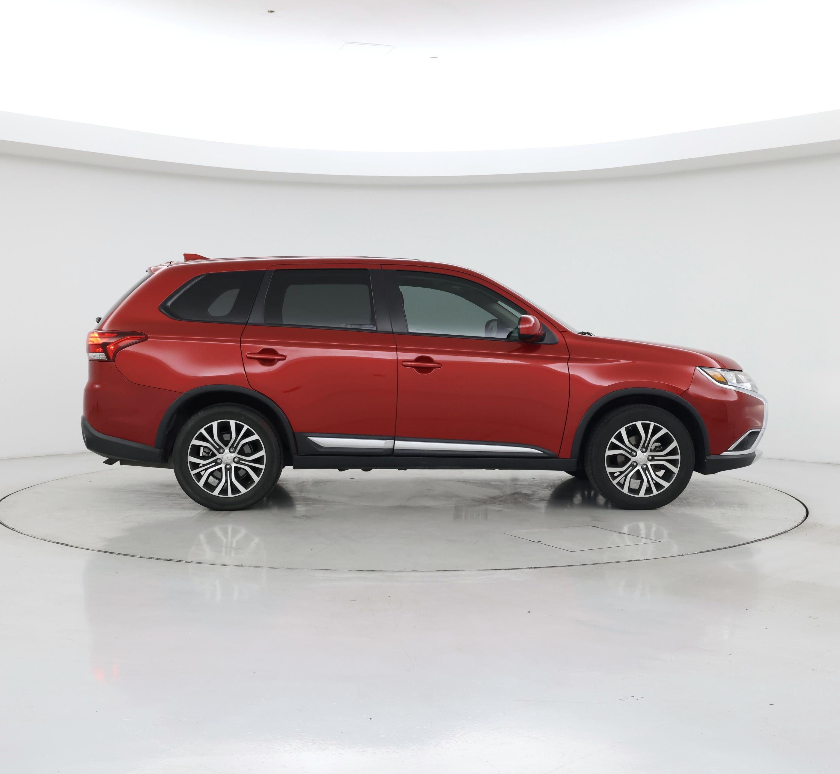 Thumbnail: 2017 Mitsubishi Outlander - 7