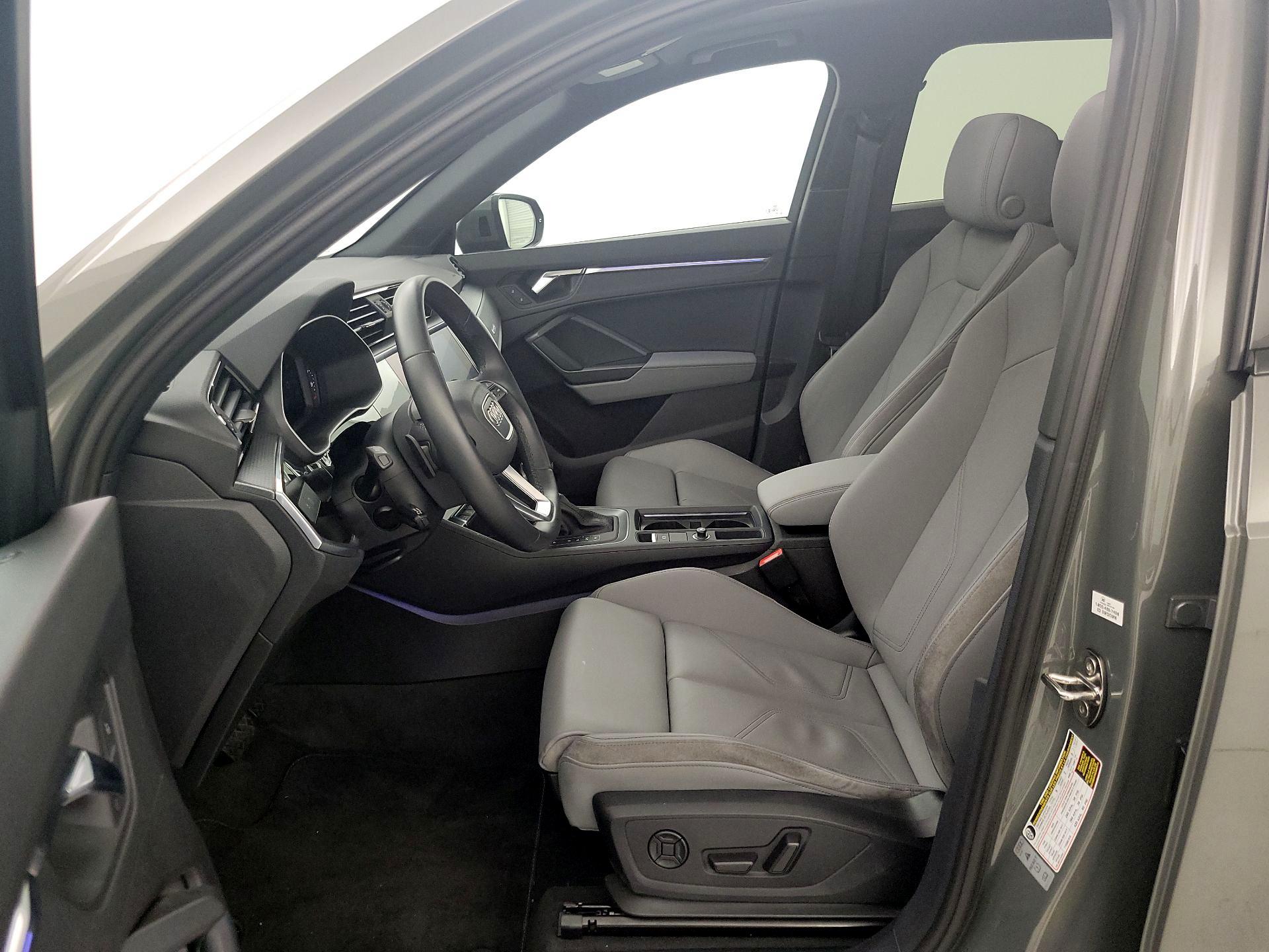 Thumbnail: 2022 Audi Q3 - 11