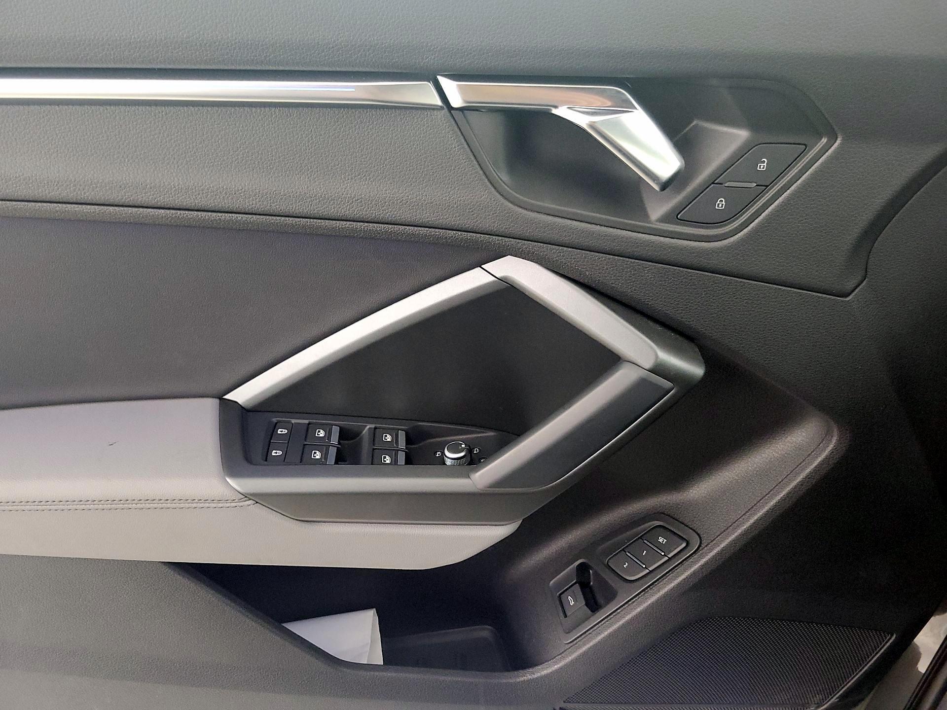 Thumbnail: 2022 Audi Q3 - 12