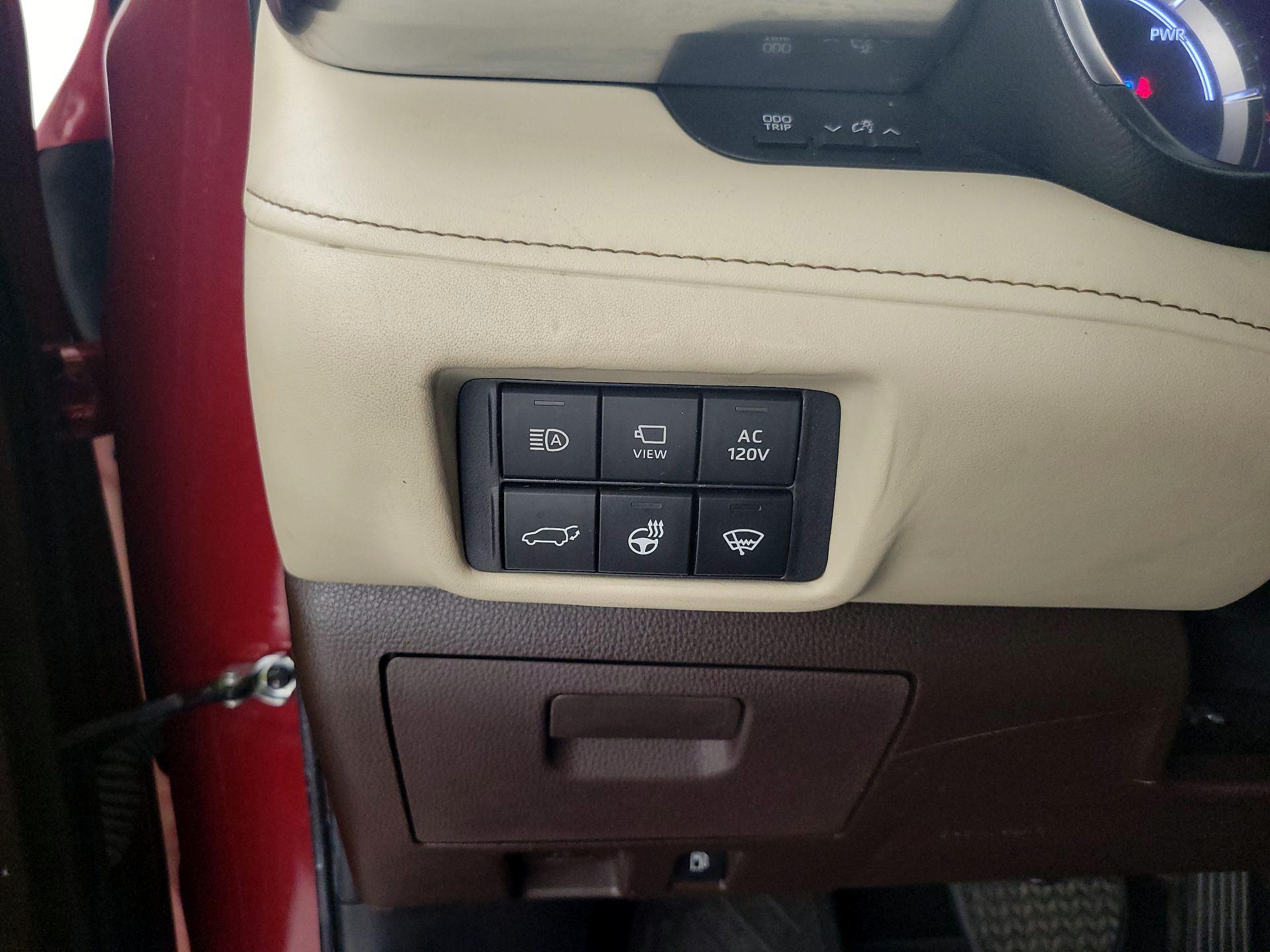 Thumbnail: 2022 Toyota Highlander - 13