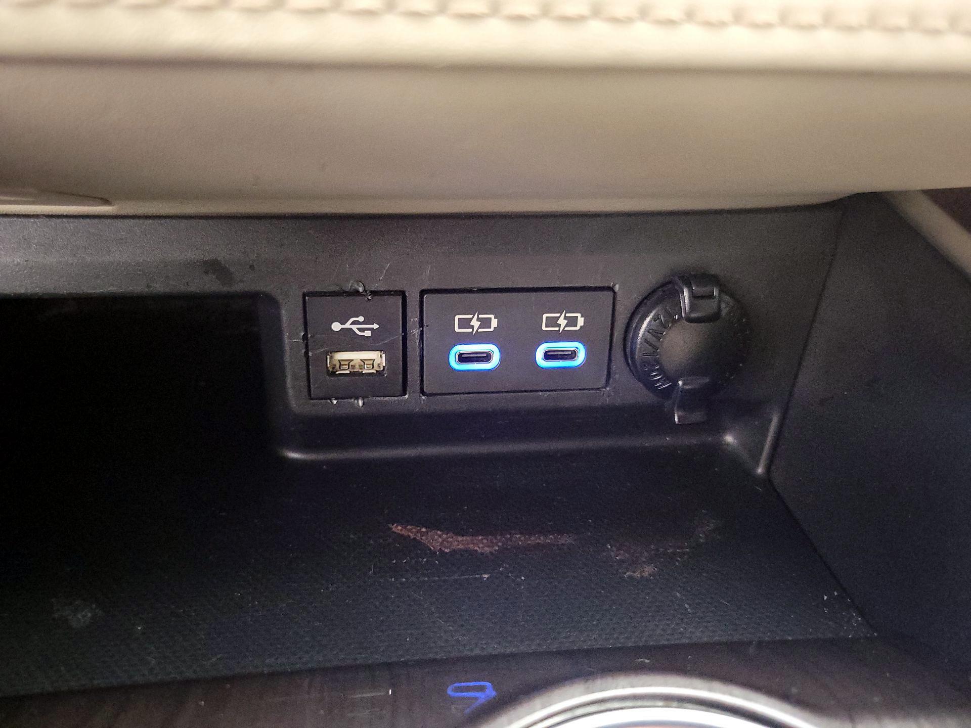 Thumbnail: 2022 Toyota Highlander - 19