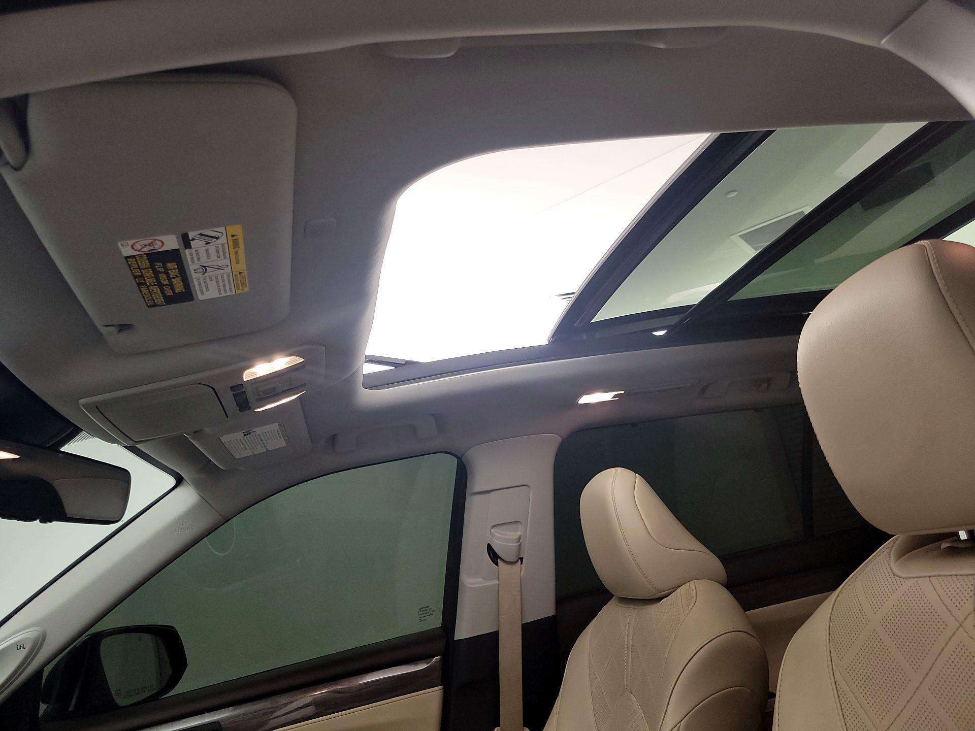 Thumbnail: 2022 Toyota Highlander - 20